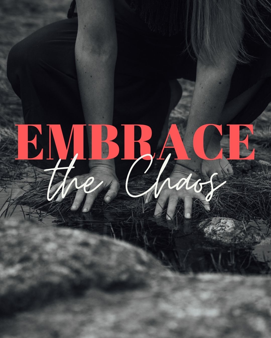Manchmal ist das Leben laut, chaotisch, unberechenbar.
Doch genau hier liegt die Einladung: im Chaos unsere Mitte zu finden. 🌿
„Embrace the chaos“ heißt nicht, das Durcheinander zu kontrollieren, sondern es zu umarmen – zu vertrauen, dass auch im Sturm Schönheit, Wachstum und Heilung liegen.
Wenn wir aufhören, gegen das Chaos anzukämpfen, öffnet sich ein Raum für Kreativität, Freiheit und tiefes Vertrauen ins Leben.
✨ Lass das Chaos dein Lehrer sein.
✨ Atme. Spüre. Umarme, was ist.
Wie gehst du mit dem Chaos in deinem Leben um? 💭 Teile es gerne in den Kommentaren.
#embracethechaos #trusttheprocess #spiritualjourney #divinefeminine #yogacommunity #pachamama