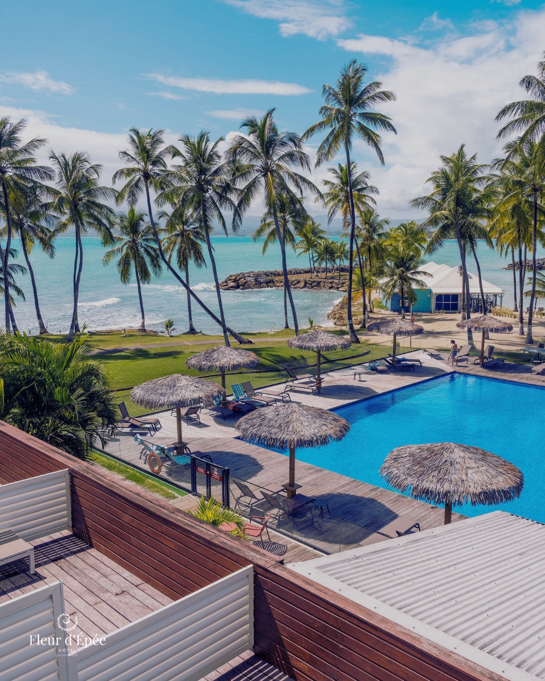 Réveillez-vous face à l’horizon…
Entre bleu infini et éclats de soleil ☀, plongez dans notre piscine avant de savourer la vue depuis votre chambre prestige vue mer.
Votre escapade commence dès votre réservation !
#plageguadeloupe #plagegosier #hotelview #chambrevuemer