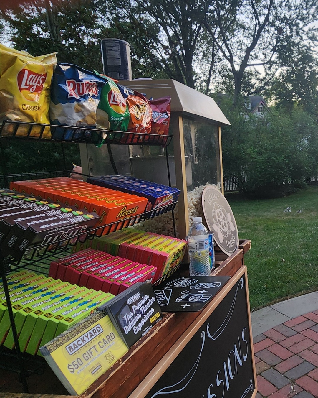 From summer nights to movie lights 🎥✨ August was an amazing month! Fun events and too many memories to count. Here’s a look back at the moments that made the month shine ✨
#BackyardCinemas #MovieNightsDoneRight #SummerToFallVibes #OutdoorMovies #BYCEvents