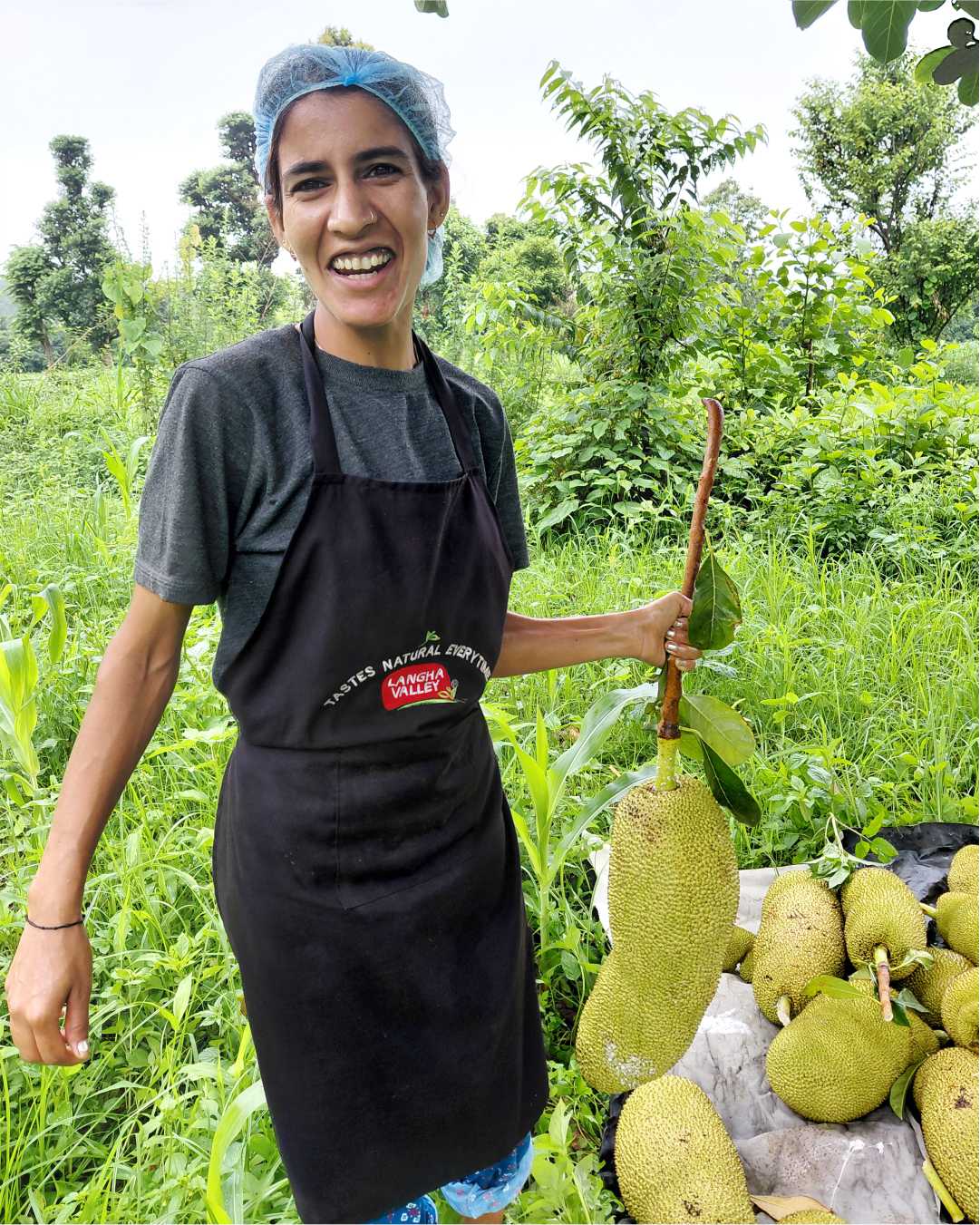 Hand-Picked Fruits – Chosen with Care, Just for You
All our fruits are lovingly hand-picked at the perfect stage of ripeness, ensuring the best flavor, texture, and nutrition.
Grown naturally in our village, sourced by local farmers, each fruit is selected by experienced hands — not machines —
with great care and respect for nature.
#jackfruitlove #jackfruitlovers #vegandelight #VeganDelights #suoerfood #superfoods #jackfruitseason