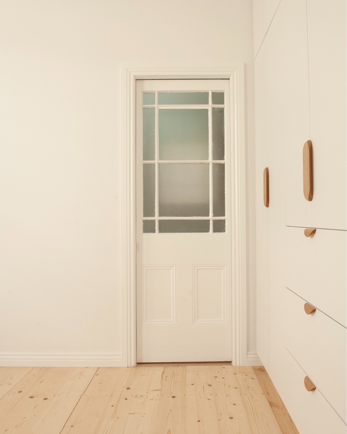 There’s something special about building a space that feels calm the moment you walk in.
This Yarraville home is full of the kind of details that speak quietly, warm timber underfoot, natural light filtering through every room, and simple materials that age beautifully.
We’re not here to make a statement. We’re here to build homes that feel good to be in. Solid and honest. Built to last, and built with care.
images @ambyrwood
#westwoodbuilt #homeswithsoul #melbournebuilder #yarravillehomes #naturalmaterials #timberdetails #lightandspace #australianhomes #innerwestmelbourne #architecturalconstruction #ResidentialConstruction #ArchitecturalConstruction #yarraville #wwb