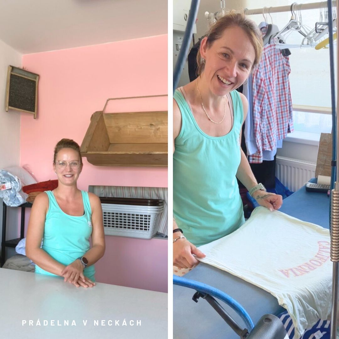 In the left picture, that's her - Zdeňka Fuchsová, a participant in one of our workshops. A woman who has decided to start a laundry business these days. #respect and you know what? They're doing really well and expanding their laundries. 🙋♀️🎉 In the right picture, you can see one of their employees ironing on a professional ironing board - the trick is that the board has a suction power, so it holds her clothes and seams nicely on it. Well, that's how it's ironed on top level. 😂🔝
#purplyworkshop in the Laundry in Neckách near Kladno
___
Na levém obrázku to je ona - Zdeňka Fuchsová, účastnice jednoho z našich workshopů. Žena, která se v dnešní době rozhodla podnikat s prádelnou. #respekt a víte co? Oni ji to moc dobře funguje a prádelny rozšiřuje. 🙋♀️🎉 Jinak na pravém obrázku vidíte jednu z jejich zaměstnankyní, která žehlí na profi prkně - člověk by řekl na a co, ale fígl je v tom, že to prkno má sací tah, takže ji oblečení a švy na něm pěkně drží. No jo - to se to pak žehlí. 😂🔝
#purplyworkshop v Prádelně v Neckách u Kladna