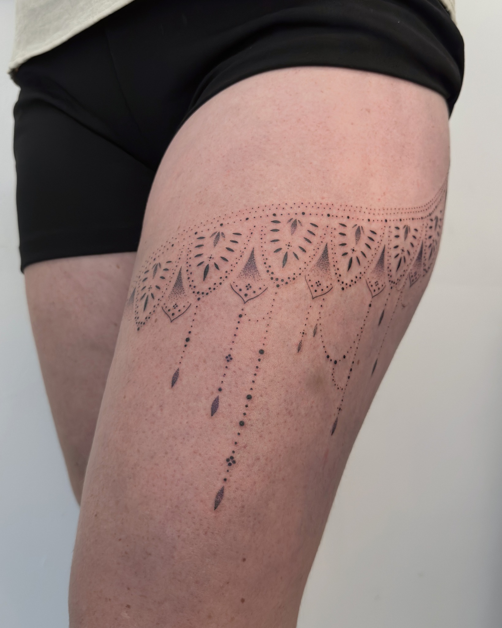 ✨ Lace on skin by @ninkeartsy
Delicate yet bold. This thigh band is built up with clean dotwork and ornamental patterns that flow with the body’s natural shape, making it feel like a piece of jewelry you never take off. Timeless, elegant, and powerful.
Done at @thelostoasistattoo 🖤
✨ Want ink like this? 👉 DM @ninkeartsy or email tattooninkeartsy@gmail.com
to book your spot! ✉️
⚡ Reminder: we’ll be at Tattoo FX in Waregem, 27–28 September! Ninke, Jesper, and Eliot will be there — with both flash and custom work available. Don’t miss your chance to grab a spot before they’re gone!