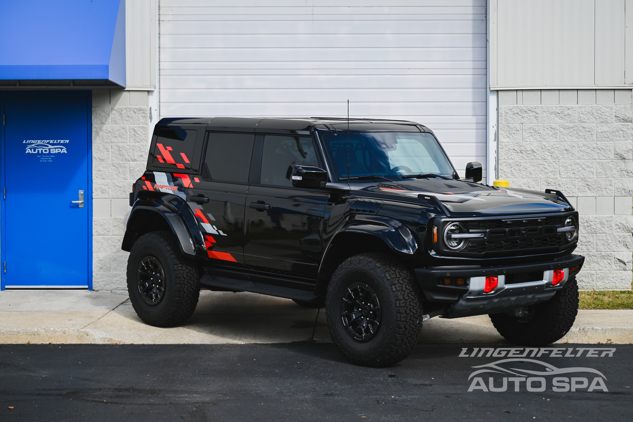 Built for the wild, protected for the ride. This Bronco Raptor came in for Full Body PPF. With every panel edge and corner protected, it's ready to take on dirt, rocks, and branches on every adventure without compromising it's paint.
.
.
.
.
.
#BroncoRaptor #FordBronco #PPF #PaintProtectionFilm #OffRoadReady #AdventureProtected #DriveProtected #Lingenfelter #LingenfelterAutoSpa #RaptorLife #CarDetailing #OffRoadProtection