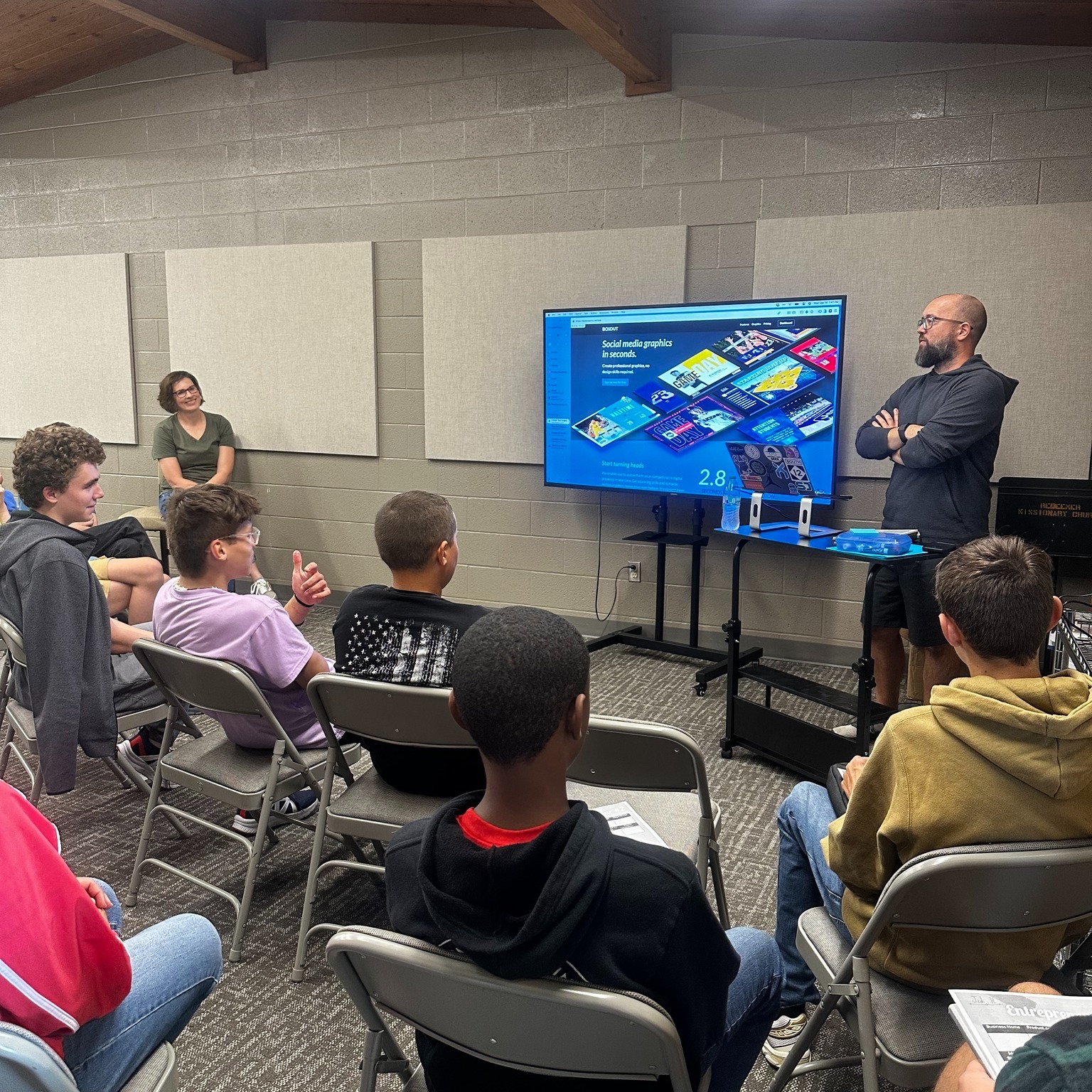 Thanks to John Nunemaker, one of Northside's founders and local entrepreneur (check out @boxoutsports or the new @momentum.sb for some of his latest projects) for joining us today and helping the kids kick off their Shark Tank Project. This is a cross-grade, collaborative career research project that will run throughout the semester. Students will explore potential career paths and learn valuable research skills. We can't wait to see what these students come up with!