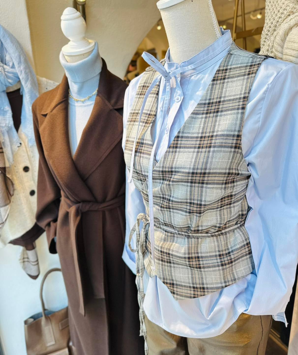 Hello cozy season. š
Unsere Ćffnungszeiten:
Montag-Freitag 9 - 18 Uhr
Samstag 9 - 17 Uhr
@cubes_baden
ā
Hier findet ihr uns:
CUBEāS M2 Rathausgasse 8, 2500 Baden
CUBEāS M³ Rathausgasse 12, 2500 Baden