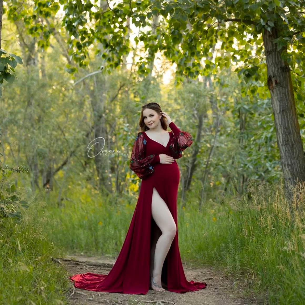 The most chosen colour from my Client Closet is red or burgundy-and honestly, I’m so good with that because it looks stunning on EVERYONE!
This is a Silk Fairies dress in a knit fabric with embroidered bishop sleeves. The high slit can be styled open or closed for more versatility, and it looks amazing when paired with a toss train for added visual interest!
Fun fact: reds or burgundies look phenomenal in every single season!