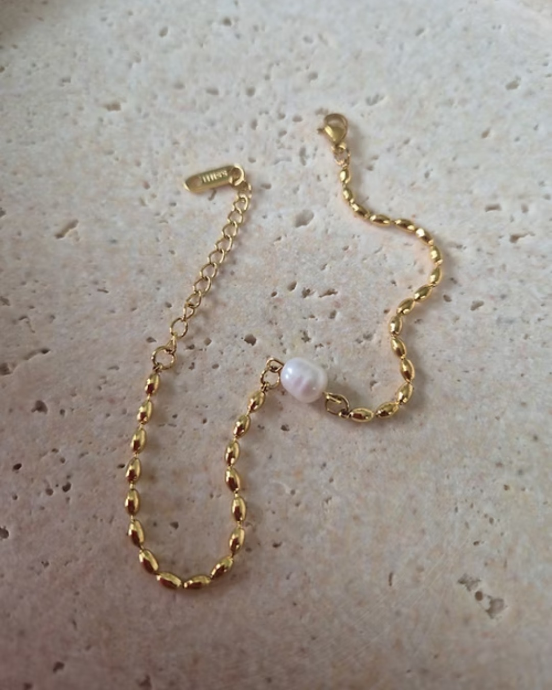 Introducing our Single Pearl Bracelet – a stunning addition to our new bracelet collection. Head to our website to see them all (link in bio).
.
.
#jewellery #bracelet #jojoearrings