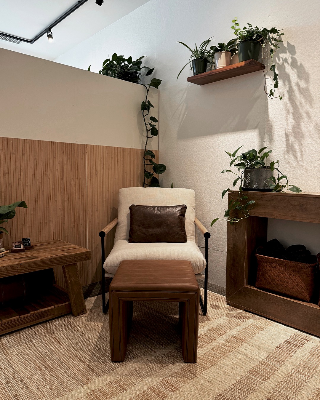 A chair that welcomes you in, soft textures beneath your feet, and greenery that adds life to the room. This space is designed for comfort and calm, where natural elements and thoughtful details create an atmosphere that feels both grounded and restorative. 🌿
#MindfulSpaces #RFVBodywork #HolisticLiving #CalmCorners #WellnessDesign #ColoradoWellness #SlowLiving #TherapeuticSpace