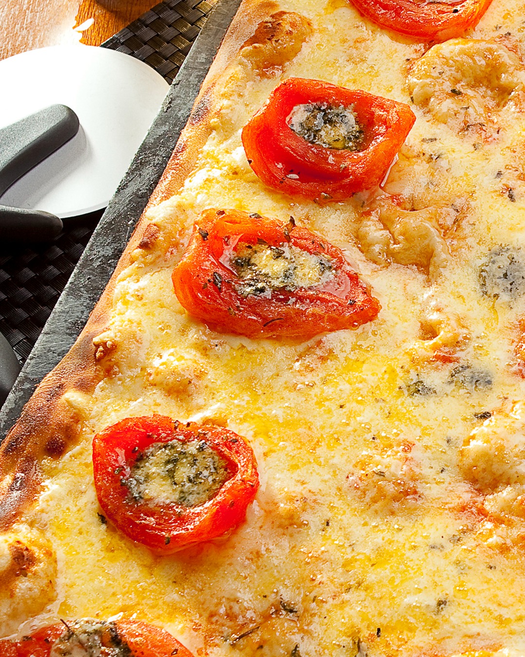 Sugestão para o seu sábado: Pizza Veneza!