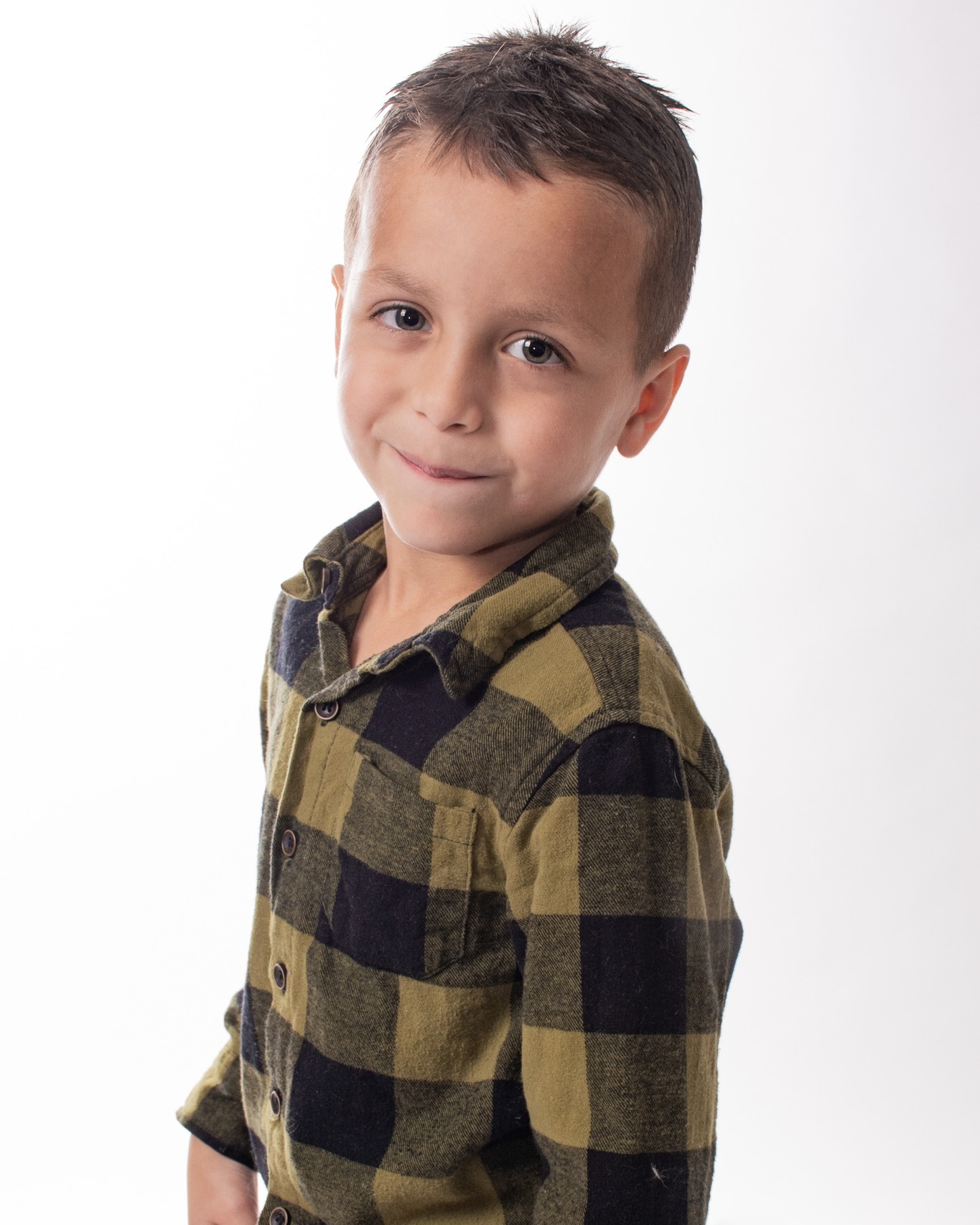 Vandaag stond dit vrolijke mannetje voor onze camera 📷✨
Wat een plezier om zulke pure en spontane momenten vast te leggen! 🧡
#fotoshoot #kindershoot #portretfotografie #fotograaf #photography #kidsphotography #smile #pictureyourself