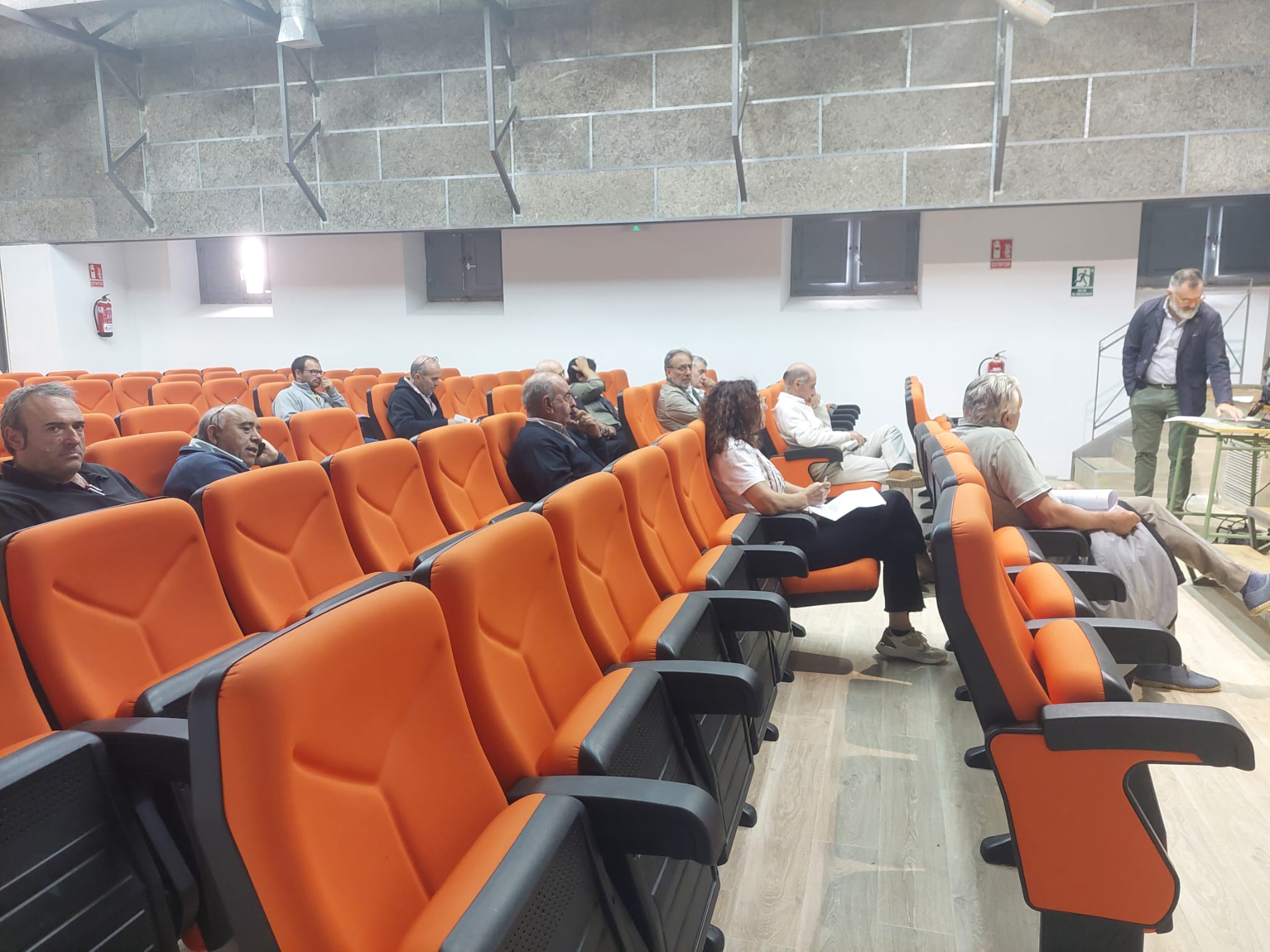 👉Ayer celebramos la Asamblea General Ordinaria de ADERISA, en Bermillo de Sayago.
📋 En ella, se presentaron:
- Las actividades realizadas por el GAL durante el periodo LEADER 2014-2020.
- La situación del nuevo Programa PEPAC 2023-2027.
- Evaluación el trabajo que se está llevando a cabo.
- Las cuentas anuales de la Asociación y los nuevos presupuestos.
📣 Queremos dar las gracias a todos los asistentes por seguir apoyando al Grupo de Acción Local y por implicarse en el desarrollo de la comarca de Sayago.