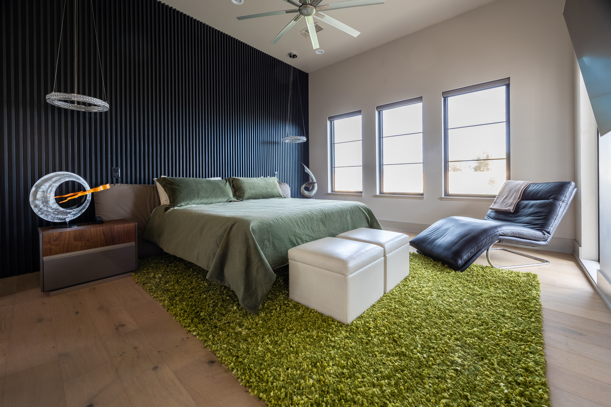 Modern doesn’t have to mean minimal. This primary suite proves that clean lines pair beautifully with bold color and texture.
Builder: @joeyyatesconstruction
Photographer: @ashleyadamsmedia
Modern Home Design | Lubbock Home | Lubbock Modern Home | West Texas Home Builders | Design Inspiration
#pddtexas #modernhome #modernhomesoflubbock #modernhomeofinstagram #homedesign #architecturaldesign #lubbockhome #lubbocktexas #ashleyadamsmedia