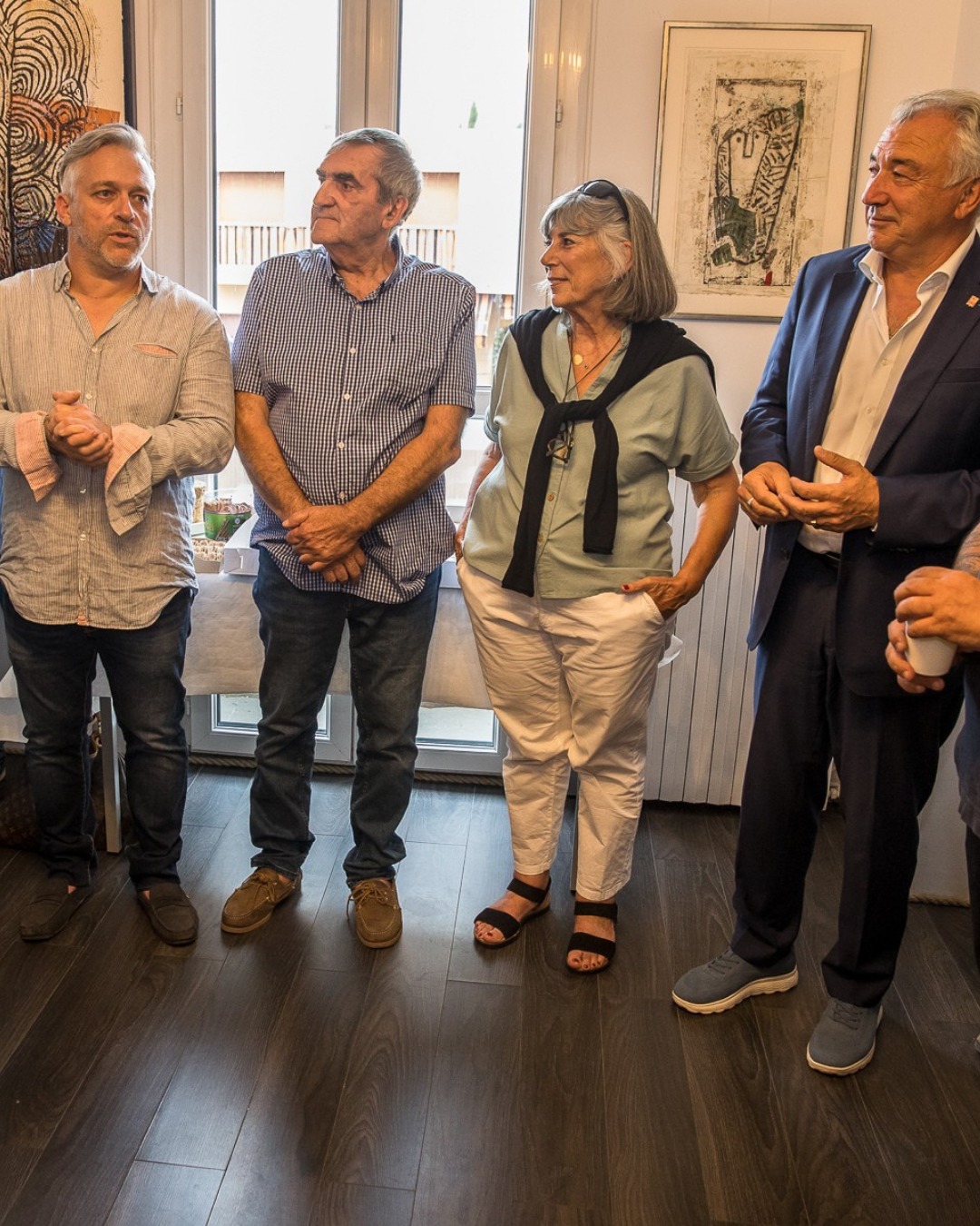 ✨ Avant-goût de notre soirée de rentrée ! ✨
Revivez en images notre premier vernissage SOFRONICI’ART de juin dernier avec les magnifiques œuvres de Bernard Rémusat @atelier.remusat et Stella Erbibo.
Ambiance chaleureuse, échanges et découvertes… tout ce que vous retrouverez ce mardi 23 septembre à 18h30 à l’école Sofronicia, pour notre Soirée de rentrée !
🎨 Si vous n’avez pas encore eu l’occasion de voir leurs créations, c’est le moment : l’exposition est toujours visible dans notre école.
🥂 Venez découvrir nos ateliers, rencontrer l’équipe et partager un verre avec nous !
📩 Inscription gratuite – mais obligatoire
📧 ecole@sofronicia.com
📞 06 84 70 51 29
🌐 www.sofronicia.com
📸 Frederic de Faverney
#sofronicia #vernissage #artmeditation #soireederentree #sophrologie #sophrologienice #sophrologiepaca #resilience #meditation #saintlaurentduvar