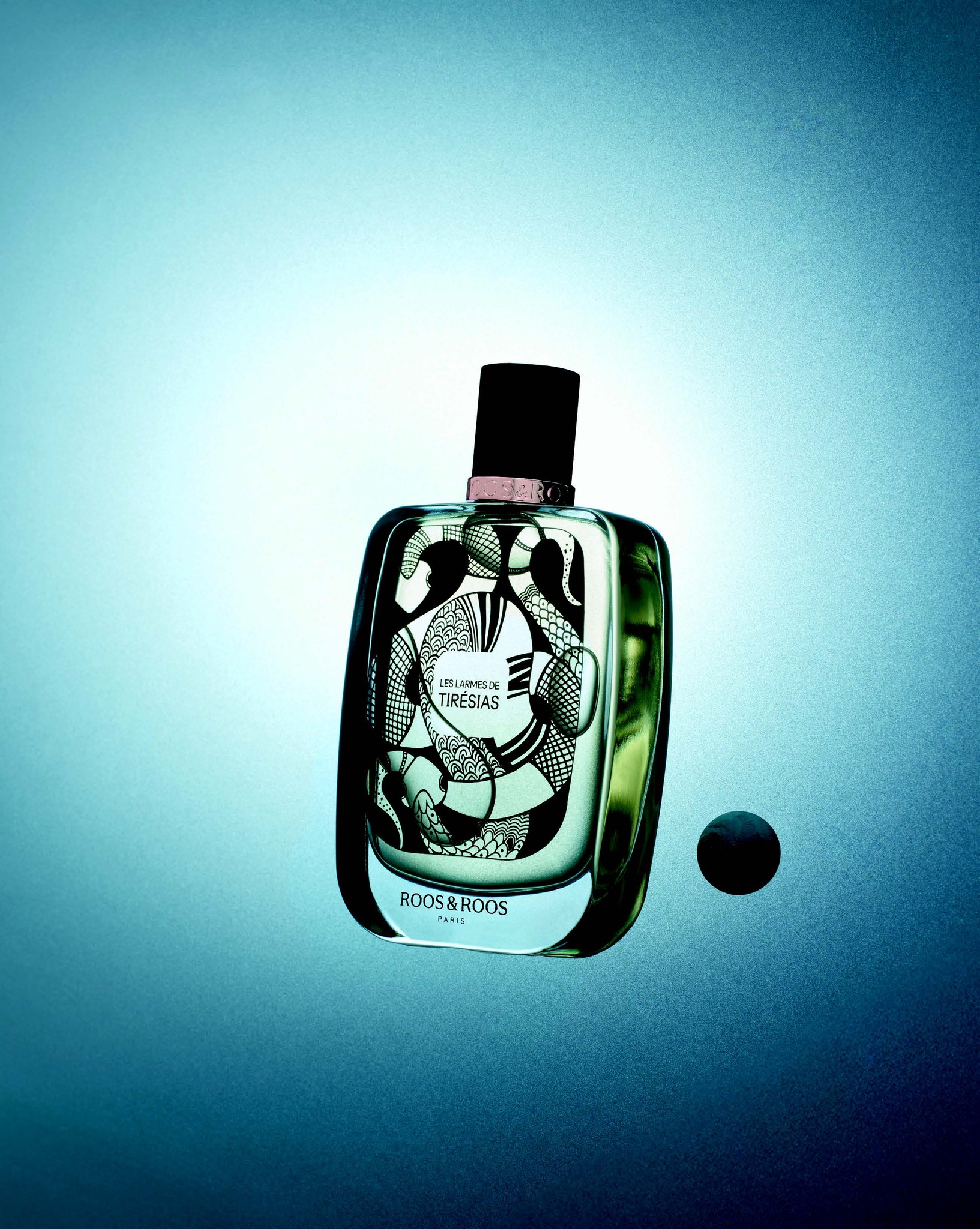 Dal mito greco nasce una fragranza sospesa tra maschile e femminile, tra luce e ombra, tra metamorfosi e rinascita: stiamo parlando di đđđŹ đđđ«đŠđđŹ đđ đđąđ«đđŹđąđđŹ, đ§đźđšđŻđ đđđź đđ đ©đđ«đđźđŠ đđđ„đ„đ đđšđ„đ„đđłđąđšđ§đ đđ±đđ„đźđŹđąđŻđ đđą đđšđšđŹ&đđšđšđŹ.
Un intreccio di bacche rosa e ginepro, un cuore di fiori dâarancio e incenso lattiginoso, un fondo di vaniglia, cuoio e legni ambrati.
Una creazione che non appartiene a un genere, ma alla vita intera.
Una fragranza che sposa in maniera equilibrata la parte femminile e quella maschile che convivono in ognuno di noi.
đđđđđ đđđđđđ đđđđđ - đđȘđŽđ”đłđȘđŁđ¶đ”đ°đł đąđŻđ„ đđ„đ·đȘđŽđ°đł
đđȘđ€đ©đŠ đđąđłđ§đ¶đź - đđŹđȘđŻ đ€đąđłđŠ - đđ°đźđŠ đ§đłđąđšđłđąđŻđ€đŠđŽ - đđłđąđŻđ„ đđčđ±đŠđłđȘđŠđŻđ€đŠ - đđ¶đŽđ”đ°đźđȘđŽđŠđ„ đ±đłđ°đ„đ¶đ€đ”đŽ
.
.
.
#RoosAndRoos #LesLarmesDeTirésias #ExclusiveCollection #FragranceArt #PerfumeLovers #OlfactoryPoetry