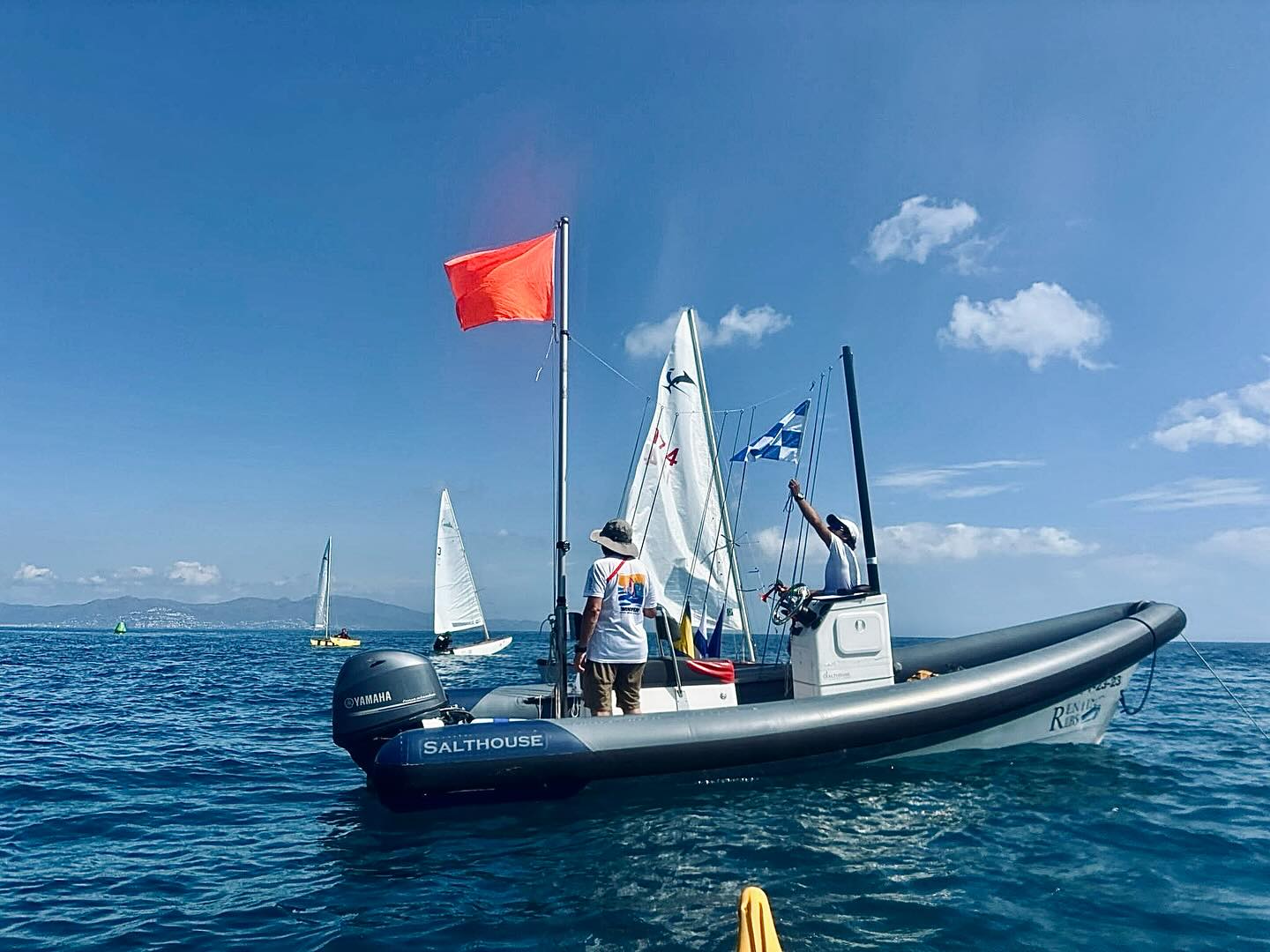 Loving this photo from Renting Ribs of a 5.8mtr Salty using a clever start boat set-up. Versatile and user friendly - thats our middle name ... 🤙
#sailing
#coachboat
#sailingcoach
@renting_ribs
