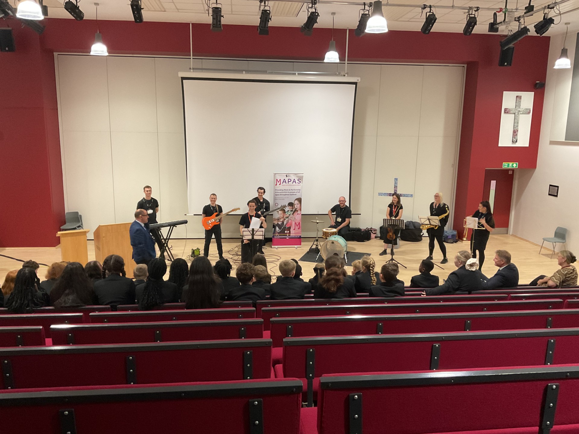 A group of our wonderful Year 7 and 8 students enjoyed a fantastic concert by the amazing @mapas_salford showcasing the wide range of musical instruments available for them to learn. Thank you so much to the MAPAS team showing us what we could achieve with hard work and dedication!
#lovelearnlead #putstambrose1st #mapas #learntoplayamusicalinstrument