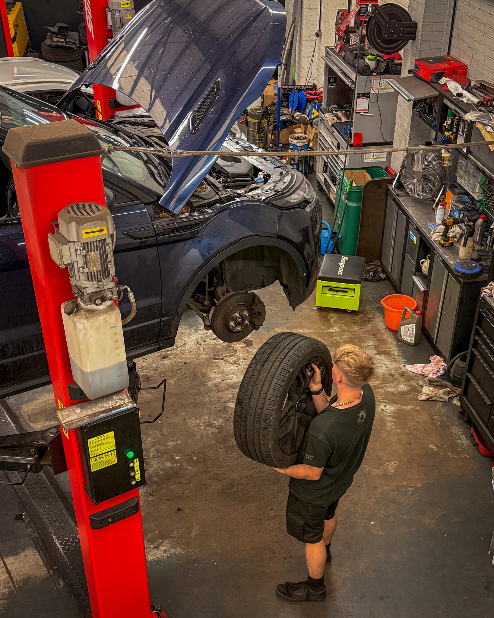 Land Rover in and out today 👏 👨🔧