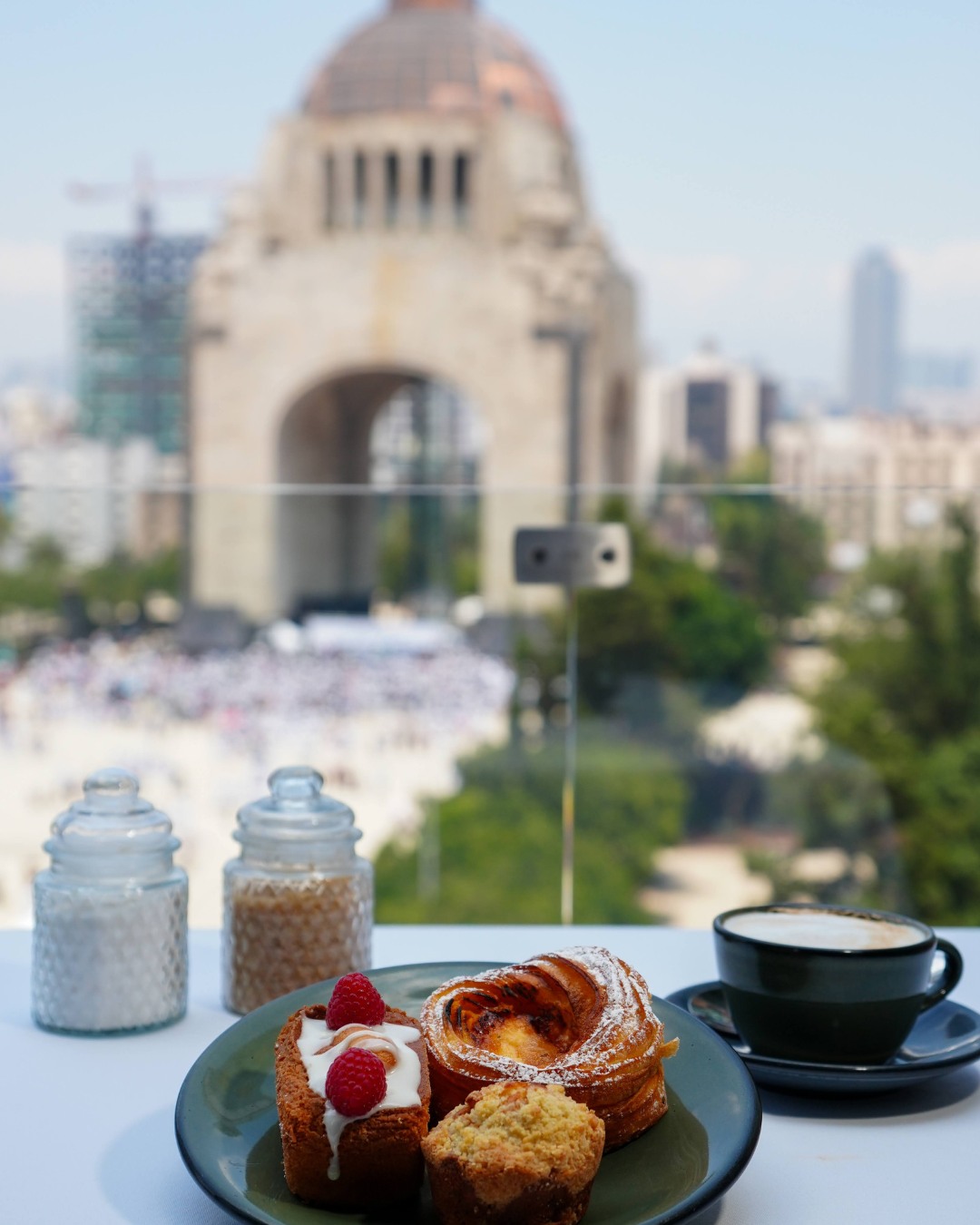 Pan Dulce
📍Av de la República 157 Piso 7
📞Reservaciones al: 55 5705 5034 o en https://www.arangorestaurante.com/reservations
