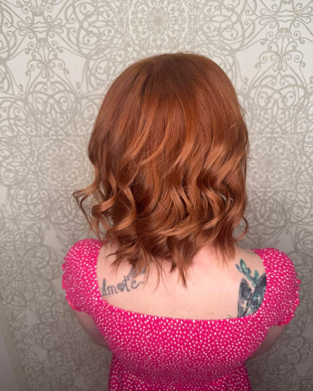 Neues Haar, neuer Look, neue Herbst-Vibes🧡
Der warme Kupferton bringt die Jahreszeit perfekt zur Geltung 🍁🍂
#herbstfarben #autumnvibes #hairinspro