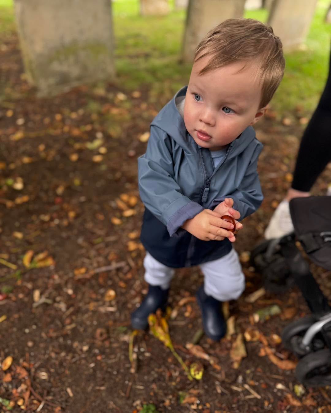 ☀️🍃🍁 Busy Babies ☀️🍃🍁
The babies at our Bridge Street nursery have been out and about this week, collecting conkers and visiting the local parks.
#autumndays🍁🍂 #ourcommunity #localparks #collectingconkers #deepingstjames #carouselnursery #busybabies #undertwos #understandingtheworld #littleexplorers