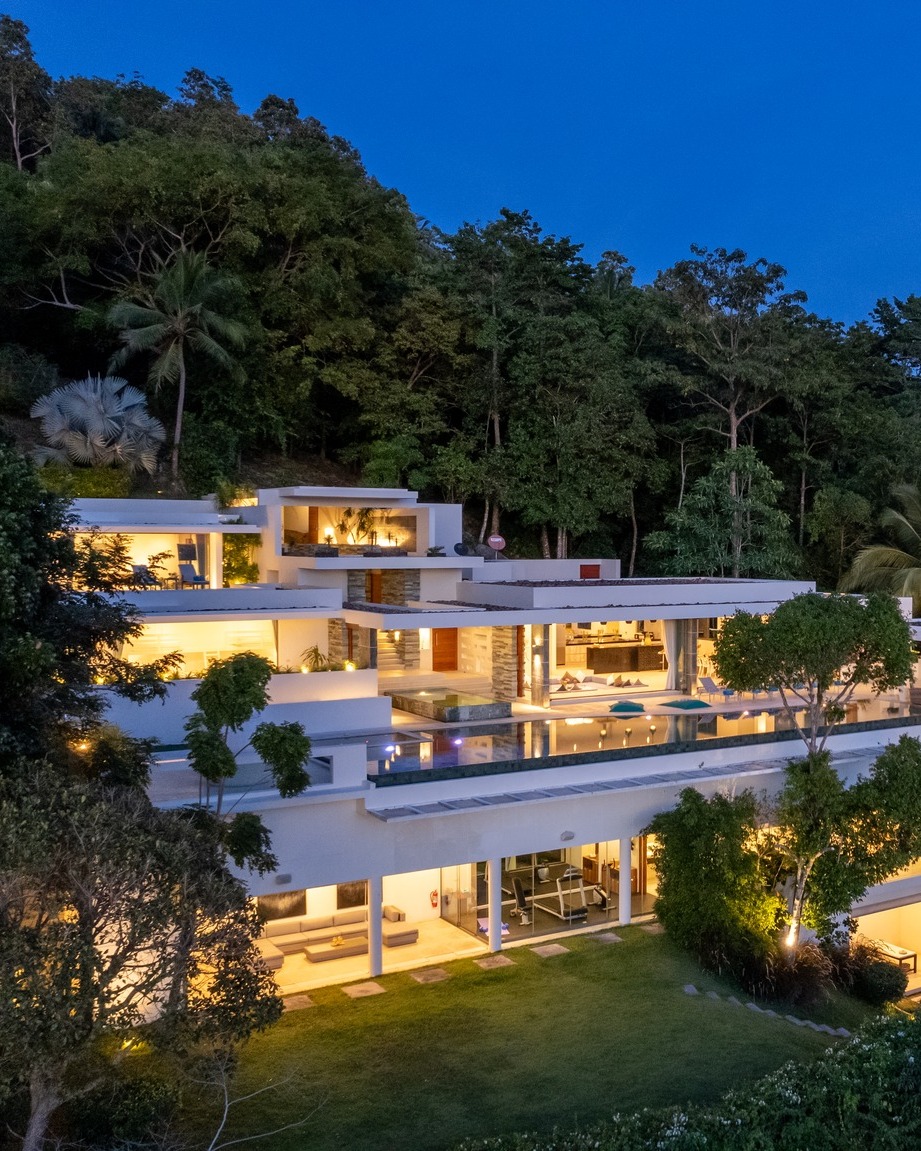 This and your favourite people 🌴
At Lime Samui, find a place where relaxing mornings stretch into serendipitous afternoons, where laughter is everlasting, and memories are made to last long after the holiday ends.
#villaspice #limesamui #kohsamui #luxuryvilla #thailand #luxurytravel #samuitrip #kosamui #samuiisland #amazingthailand #vacation