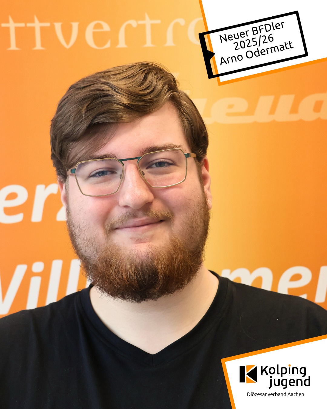 Hallo! Mein Name ist Arno Odermatt und ich bin der neue Bundesfreiwilligendienstleistende (BFD’ler) in der Kolpingjugend Aachen. Ich bin 19 Jahre alt und es ist für das kommende Jahr meine Aufgabe die Kolpingjugend Aachen so gut ich kann zu unterstützen. In der Vergangenheit war ich schon einmal im freiwilligen sozialen Dienst tätig, damals habe ich in einem Seniorenheim gearbeitet. Zum BFD bei Kolping habe ich mich beworben, da ich gern auf Ziele zuarbeite, welche nicht nur Eigennutz beinhalten, sondern größer als nur eine Person sind. Denn nur gemeinsam sind wir stark. In meiner Freizeit spiele ich gerne Videospiele wie z.B.: Pokémon. Wenn ich gerade meine Zeit nicht mit Videospielen verbringe, fasziniere ich mich gerne für Geschichte. Ich höre gerne Metal Musik, meine Lieblingsbands sind
Never Back Down, und Limp Bizkit. Keep on rollin‘…
#bfd #bundesfreiwilligendienst #BFD #kolpingwerk #kolpingjugenddvaachen #kolpingac #sozialeberufe #Jugendarbeit #social #sozialearbeit #kolpingjugenddeutschland #kolpingjugendaachen #kolpingjugend_dvaachen #kolping #kolpingjugend_dv_aachen