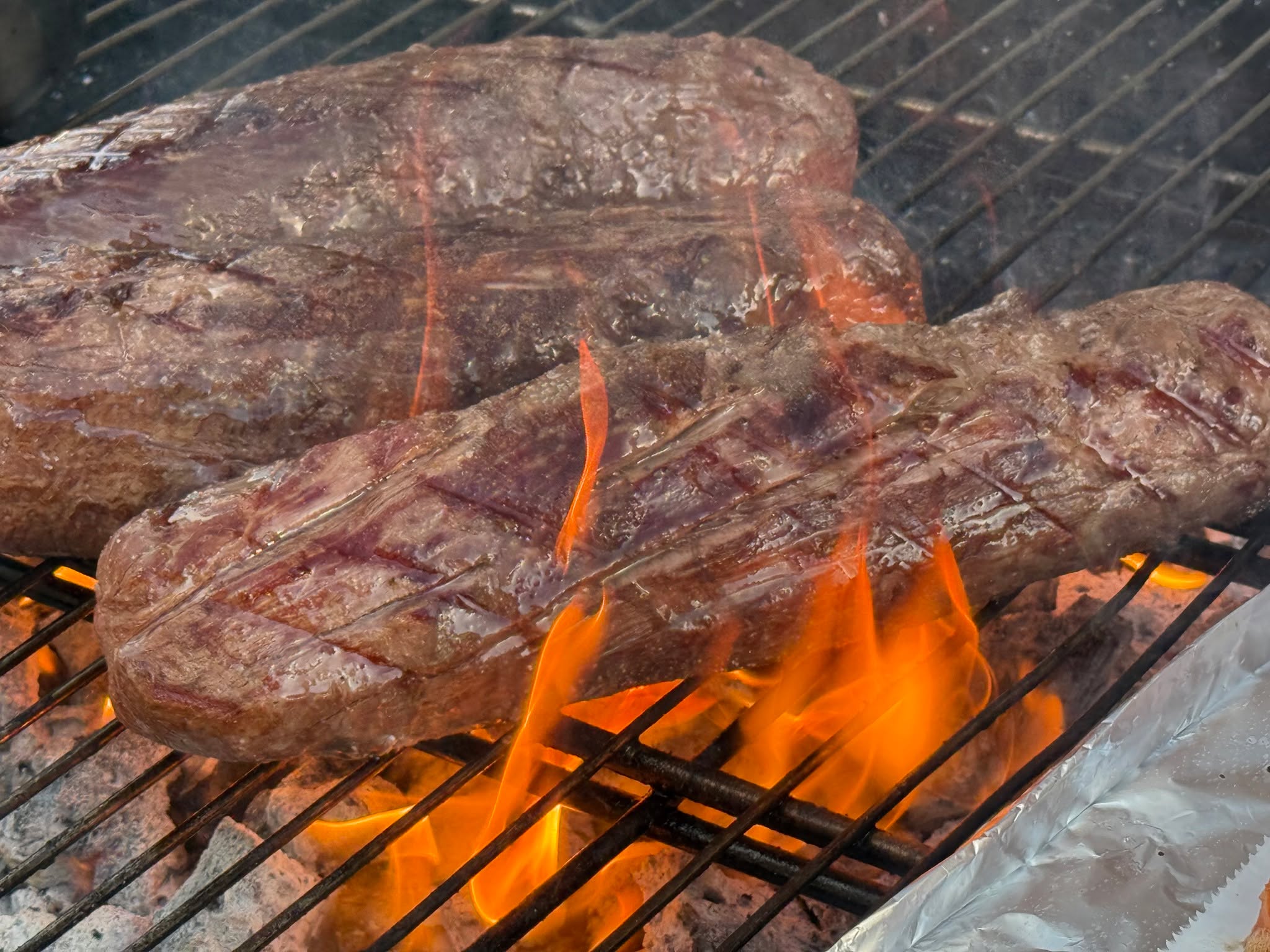 Did you know we can bbq all year long! BBQ dry aged fillet of beef, soya & ginger marinaded salmon, yogurt & coriander chicken thighs were amoungs other items on the menu for a wedding recently.
All our meats are cooked sous vide and finished on the BBQ to ensure they are beautifully pink and tender with a gentle flavour of the flames and coals around the outside.
#gardenparties #bowlfood #inhomedining #buffet #reading #finedining #dinner #privatechef #barbecue #wedding #party #passion #oxfordshire #luxury #caterer #britishproduce