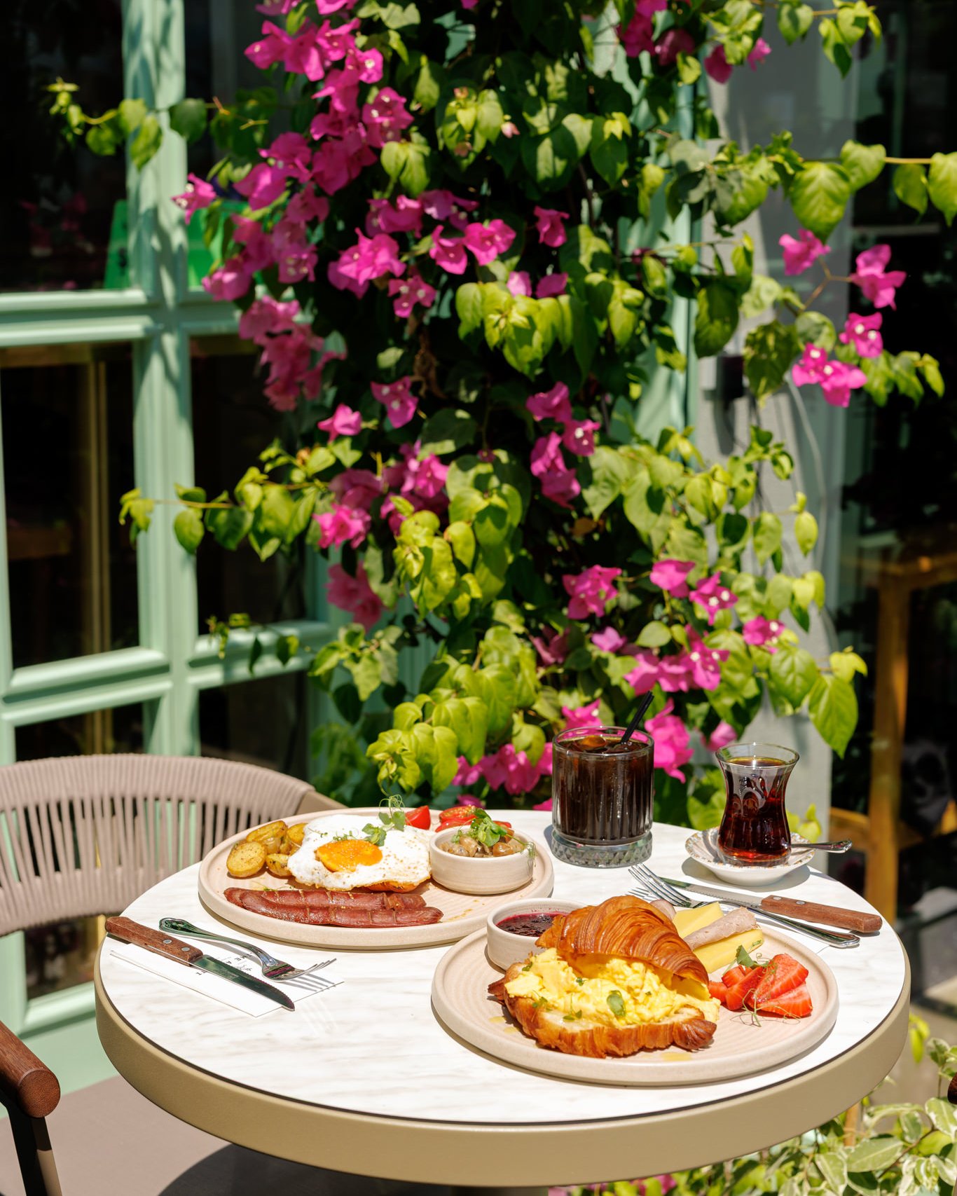 Kahvaltıda yakmayan güneşin tadını çıkaranlar 🌞🍳
🥐🥔Danish Kahvaltı & Fransız Kahvaltı