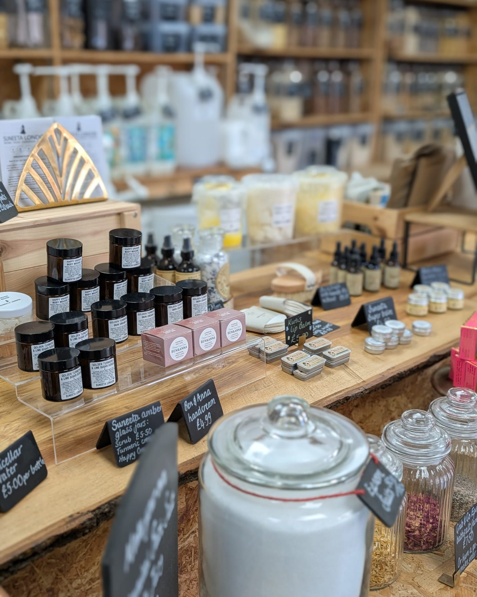 Now we're going into cozy season have you stocked up on some new skincare for your self care days?
We have a wide range of skincare from light to rich in texture to suit all skin types.
Pictured here is just some of the skincare selection from @suneetalondon @salix_moon_apothecary and our very own bath salt making station.
We're open 8pm today for Village Lates come and take a look.