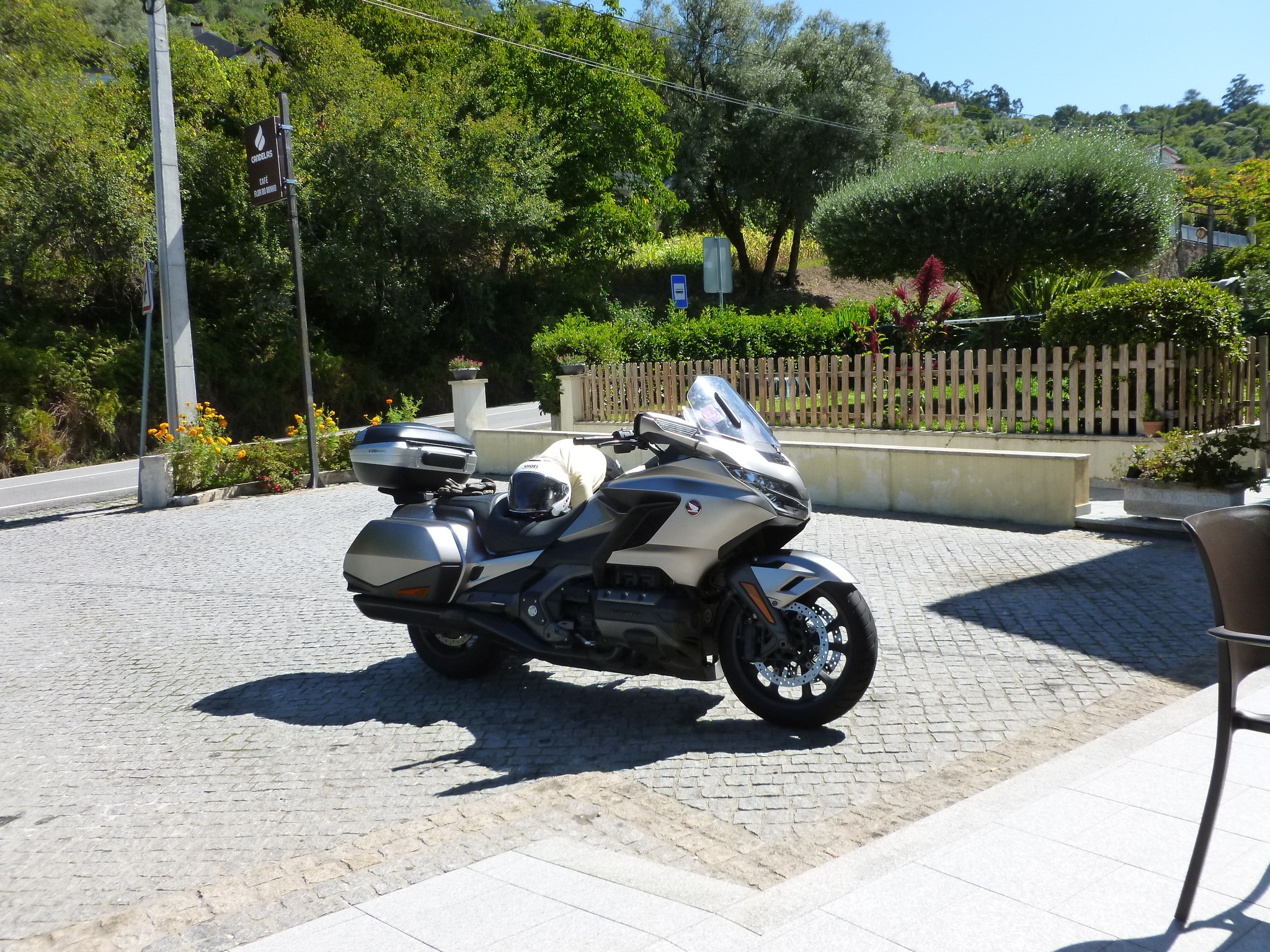 This year's big bike trip. Down through France, over the Pyrenees, across northern Spain and a dip into Portugal.
Previous trips have been on a Triumph Bonneville which was great but not a bike for serious touring. The Goldwing is a whole new experience!
#motorcycletouring #goldwing #triumphbonneville #france #pyrenees #spain #northernspain #portugal