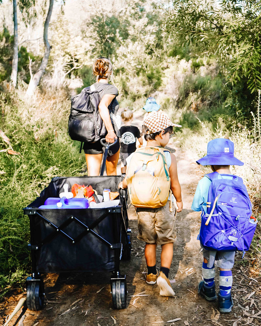 💚 Learning is built in relationships — with people, with ideas, and with the world around us. 🌍
When children explore together outdoors, they practice empathy, collaboration, and community. Every shared discovery strengthens both knowledge and connection.
#ReggioEmiliaApproach #RelationshipsMatter #ForestSchool #CommunityOfLearners #OutdoorEducation