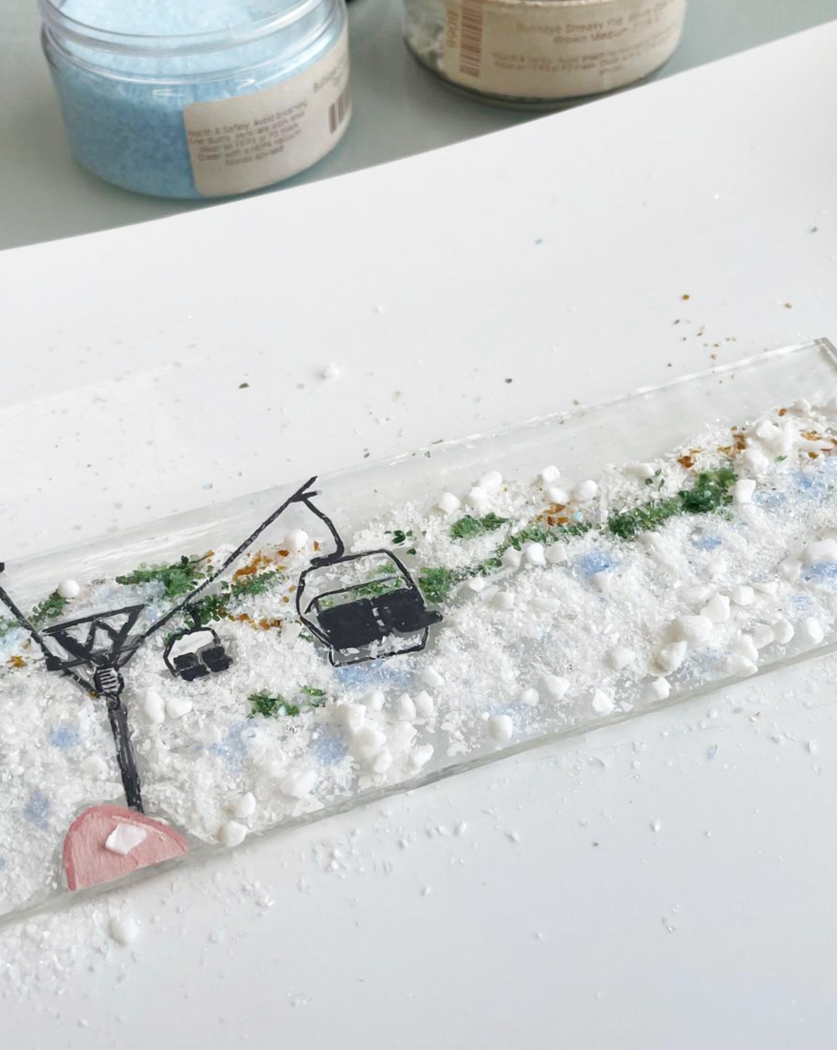 Workshop Spotlight 💙 We love this peaceful snowy ski scene with cable cars over the mountains one workshop made recently 🎿❄️
What would you make in a workshop? 👇
#fusedglassfun #HalfTermActivities #thingstodoincheshire #fusedglassart #FusedGlassFun #CreativeWorkshops #ThingsToDoInChester #kidspartyideas #personalisedgifts #familytime #fusedglass #fusedglassworkshop #fusedglassartwork #handmadefun #familydaysout #childrenspartyideas #WorkshopSpotlight #makingmemories #giftsformum #thingstodoinchester #hendoinspiration #girlsdayout #FusedGlassWorkshop #handmadeuk #FusedGlassGifts #BirthdayPartyInspo