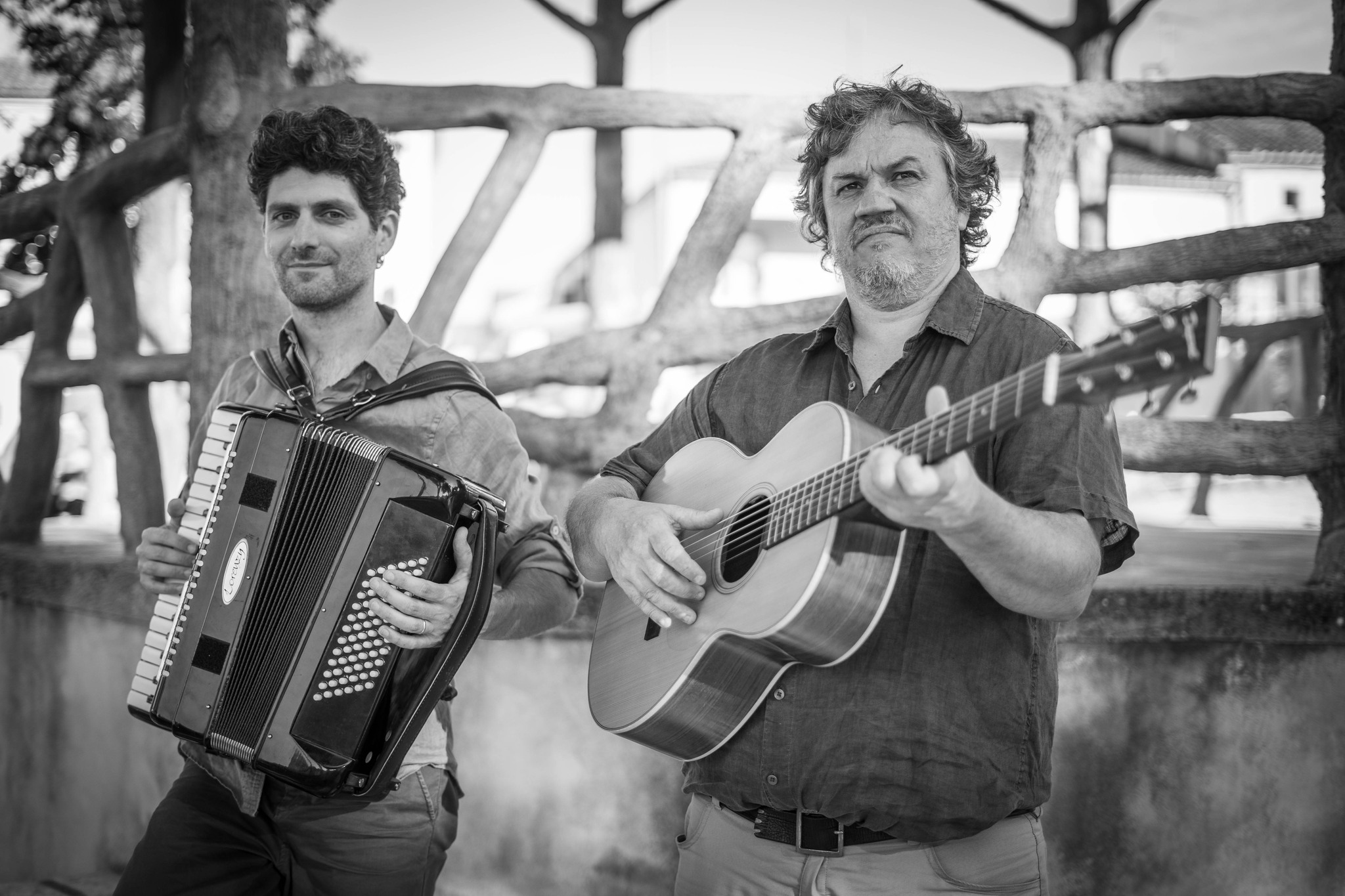 Le samedi 20 septembre dernier, la cathédrale Saint-Gervais de @villedelectoure a accueilli le concert Elimberri. Pendant 1h15, Pantxix Bidart et @primaelmontgauzi ont fait voyager le public entre basque et gascon, chants et histoire…
Un moment intense et chaleureux, soutenu par la Communauté d'agglomération Pays Basque, qui a réuni le public autour de la beauté de ces deux cultures.
Merci à toutes celles et ceux qui sont venus partager ce moment ! 🙌
#concert #pantxixbidart #primaelmontgauzi #elimberri #lectoure