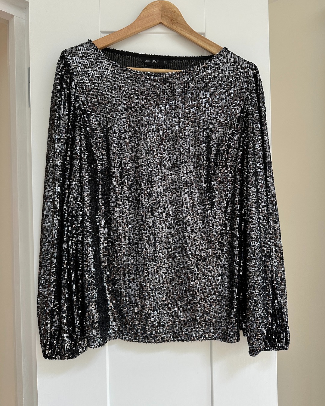 We already have some fabulous clothing for our Fundraising Preloved Sale!
Great quality preloved ladieswear, some new with tags, fabulous designer labels, high street fashion, glorious accessories and much more... here's a sneak preview!
28 Queen Street, Lymington SO41 9NG.
👜 Friday 3rd October from 1pm to 7pm
and
👜 Saturday 4th October from 9am to 3pm
Bring a bag!
We are raising funds to help local people living with cancer, through our Nourish, Support and Strength projects.
#PrelovedClothing #Ladieswear #NearlyNew #DesignerFashion #VintageClothing