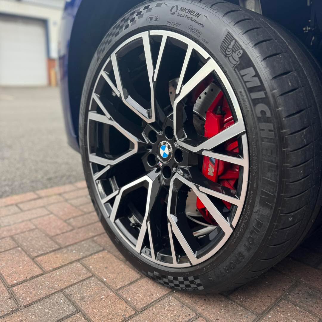 We’d like to let our customers know that we’ll be running a reduced phone service while some of our team attend a funeral.
We truly appreciate your patience and understanding during this time. 💙
Thank you for your continued support.
— Steel City Wheels