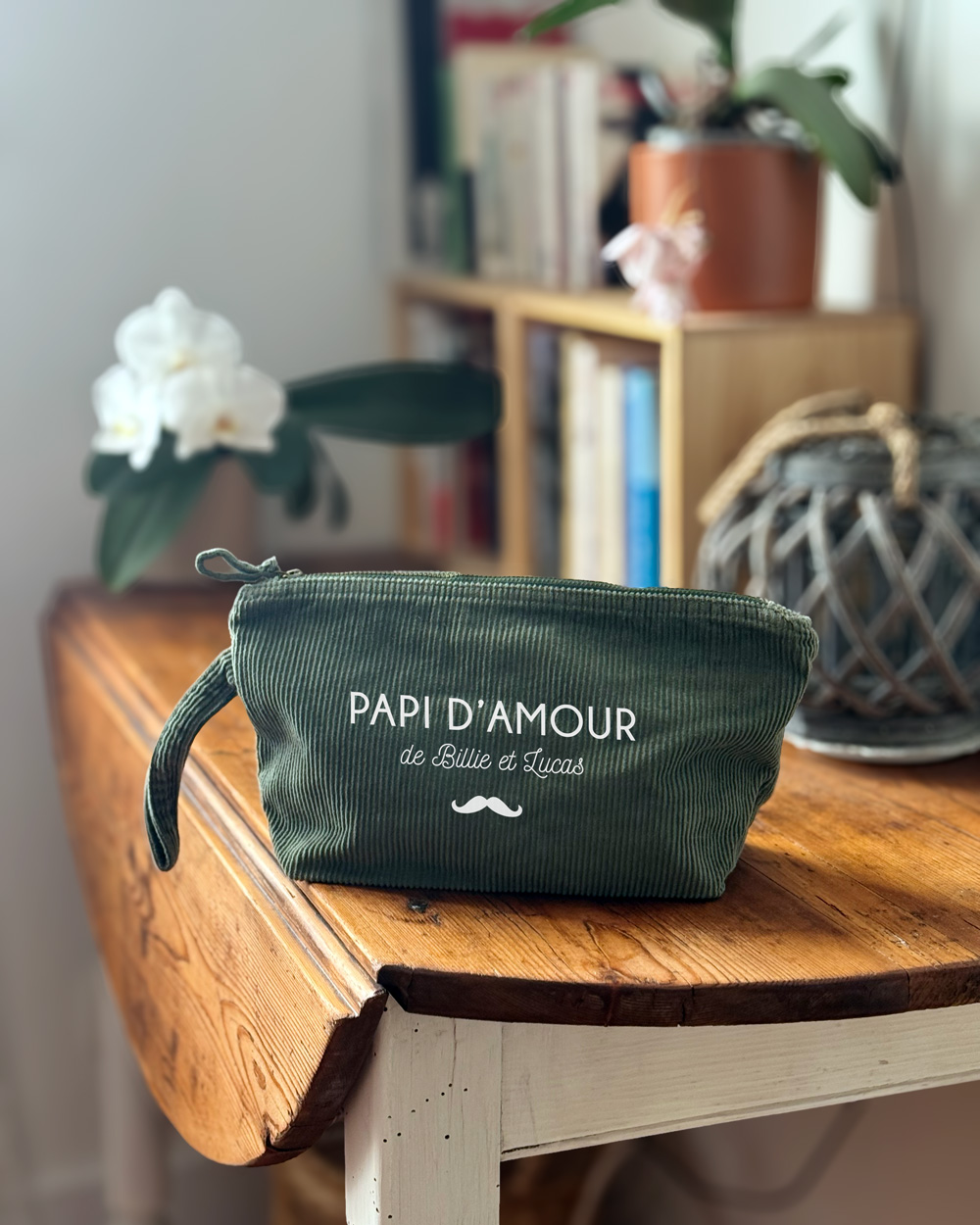 Dimanche 5 octobre, c’est la fête de nos papis adorés 💙
L’occasion de leur dire combien ils comptent pour nous, avec un cadeau choisi rien que pour eux 🎁
Des petites attentions pour tous les goûts et tous les budgets… à valider jusqu’à lundi soir ✨
#fetedesgrandsperes #cadeaupapi #cadeaupapy #papidamour #cadeauxuniques #cadeaupersonnalise #toulouse #luzetnina