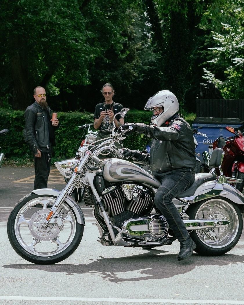 ⚠️ TOMORROW NIGHT = RYKAS BIKE NIGHT! ⚠️
Catch our late hours whilst you still can 🤘
🕔 5PM–9PM
🍔 Tasty food & drink
🌟 Meet other Riders
📍 Rykas Cafe, Old London Rd, Dorking RH5 6BY
#RykasBikeNight #BikeLifeUK #BoxhillBikers #RykasCafe #SurreyRiders #RideOutVibes #DorkingEvents #BikeCultureUK #SeeYouAtRykas #Boxhill #Surrey