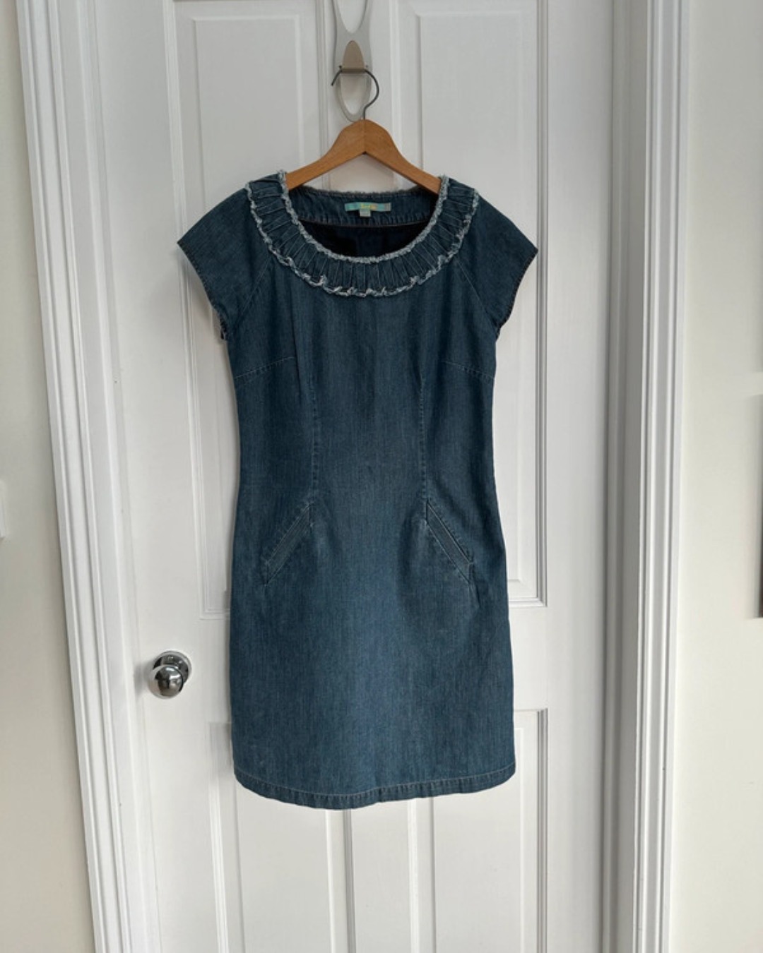 Our Preloved Clothing Sale:
- will be taking place on Friday 3rd and Saturday 4th October at 28 Queen Street, Lymington.
We welcome your donations of great-quality clothing and accessories for ladies and teens:
- donations can be dropped to The Old Police House, Queen Elizabeth Avenue on the following dates and times:
* Tuesday 30th September 3-7pm
* Wednesday 1st October 3-7pm
Many thanks for your help!
We are all volunteers... all funds raised by our Preloved Sale will help local people living with cancer.
#PrelovedClothing #Ladieswear #NearlyNew #DesignerFashion #VintageClothing