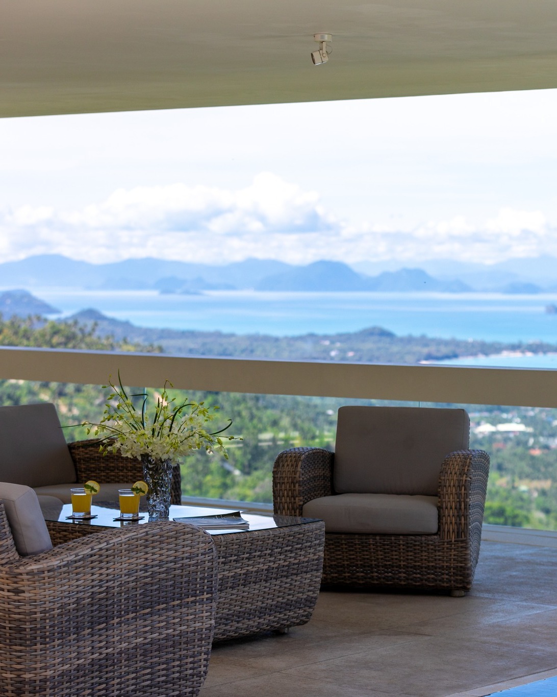 Designed with togetherness in mind ✨
At Lime Samui, expansive living spaces invite connection, whether you're sharing a sunset dinner, a family movie night, or a quiet morning coffee. There’s a perfect place for everyone to unwind.
#limesamui #villaspice #kohsamui #thailand #islandliving #kosamui #samui #kohsamuivilla #thailandtravel #thailandvilla #amazingthailand