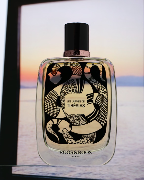 Quando mito e profumo sâincontrano, nascono gocce di poesia.
La fragranza đđđŹ đđđ«đŠđđŹ đđ đđąđ«đđŹđąđđŹ di Roos & Roos rende omaggio al celebre indovino mitologico, custode della personalitĂ sia maschile che femminile. Lâapertura Ăš un soffio di bacche rosa e ginepro che abbraccia un accordo di incenso latteo e fico al curry. Nel cuore sbocciano fiori dâarancio mentre la base svela vaniglia, accordo di cuoio freddo e legni ambrati.
Il risultato Ăš un profumo lattiginoso e legnoso, carico di sensualitĂ ed equilibrio, perfetto per chi cerca una fragranza unica che unisca forza e delicatezza.
Entra nellâuniverso Roos & Roos e lasciati sedurre da una storia che profuma di leggenda.
đđđđđ đđđđđđ đđđđđ - đđȘđŽđ”đłđȘđŁđ¶đ”đ°đł đąđŻđ„ đđ„đ·đȘđŽđ°đł
đđȘđ€đ©đŠ đđąđłđ§đ¶đź - đđŹđȘđŻ đ€đąđłđŠ - đđ°đźđŠ đ§đłđąđšđłđąđŻđ€đŠđŽ - đđłđąđŻđ„ đđčđ±đŠđłđȘđŠđŻđ€đŠ - đđ¶đŽđ”đ°đźđȘđŽđŠđ„ đ±đłđ°đ„đ¶đ€đ”đŽ
.
.
.
#nicheperfume #perfume #fragrance #parfum #perfumecollection #RoosAndRoos #LesLarmesDeTiresias #OmniaLuxuryTrade #MythicalPerfume #NicheFragrance #LuxuryPerfume