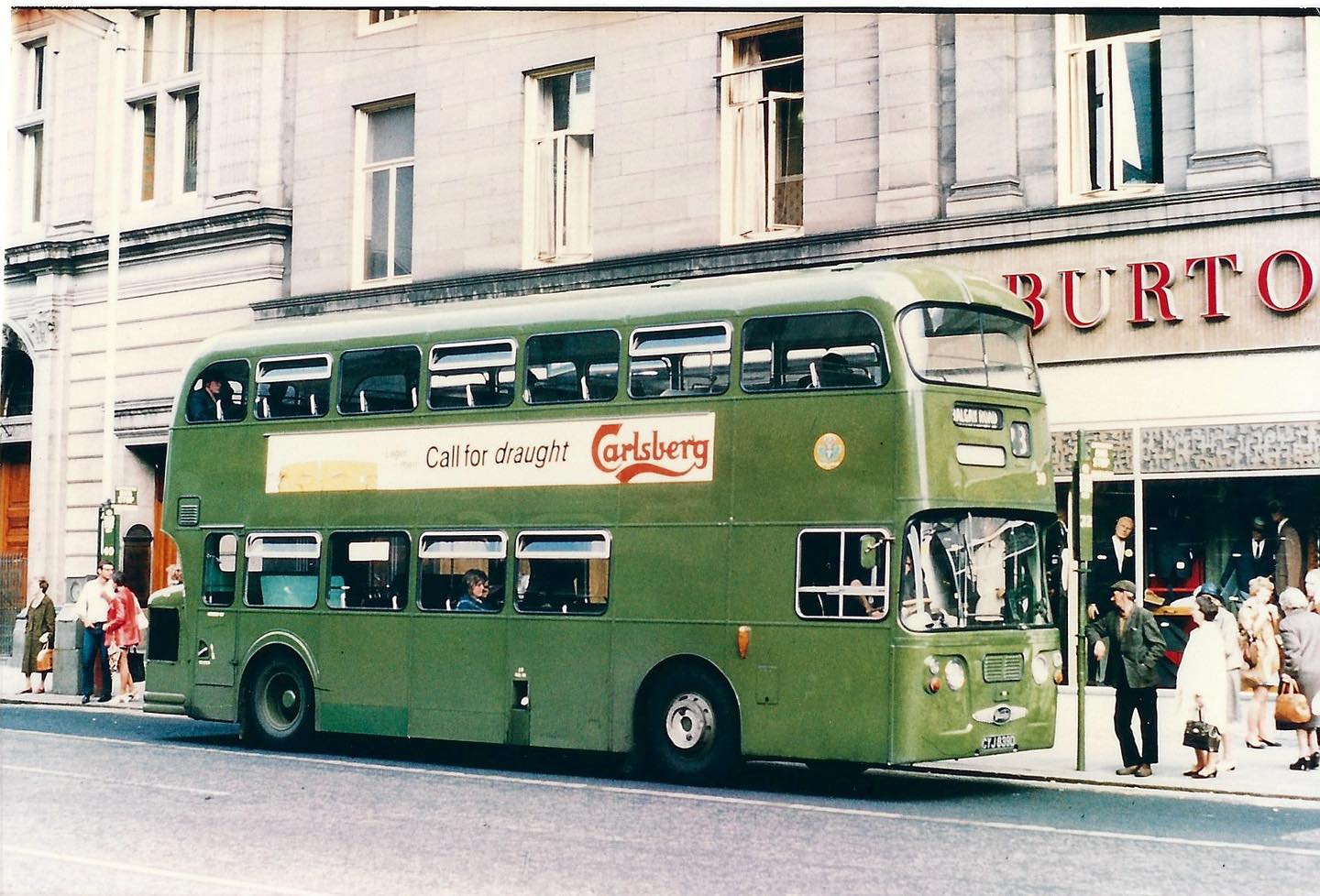 🚌🛣️ For this week’s Feature Friday, we’re heading back in time with a Dundee Corporation double decker on route 23 to Balgay Road.
The photograph, part of Dundee Museum of Transport’s collections, captures a familiar sight for many Dundonians of the era, when buses like these carried thousands across the city each day.