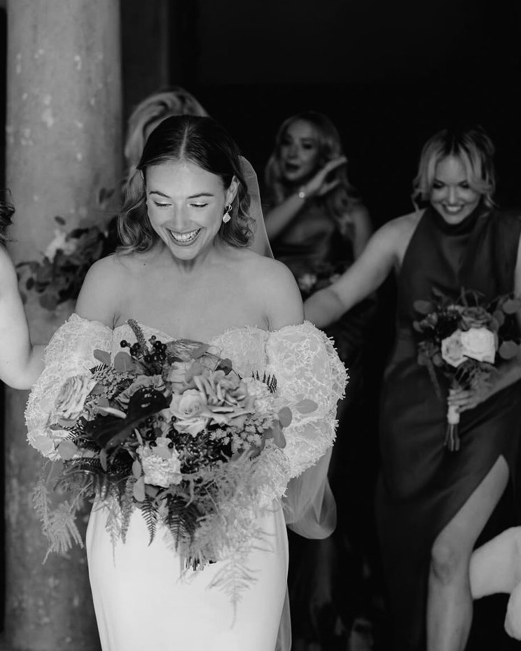 Those last few moments before walking down the aisle. Rest assured I am with you until you leave to go down the aisle to your love, it is such an honour to get to witness you have your moment.
.
.
.
#surreymua
#surreymakeupartist
#bridetobe2026
#hampshiremakeupartist
#bridalmakeupsurrey
#surreybridalmakeup
#hampshiremua
#berkshiremakeupartist
#berkshiremua
#weddingmakeupsurrey
#surreyweddingmakeup
#bridetobe2027
#2026brideuk
#hampshireweddingmakeup
#2027brideuk
#berkshireweddingmakeup
#weddingmakeuphampshire
#weddingmakeupberkshire
#bridalmakeupberkshire
#berkshirebridalmakeup
#bridetobe2028
#surreyhairandmakeupartist
#hampshirebridalmakeup
#wootonhouseweddings
#wootonhousewedding
#wootonhouse