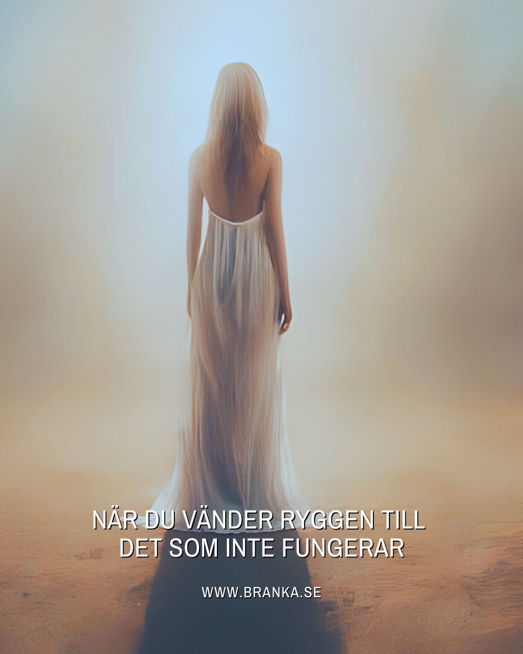 Det finns en ögonblick i livet då vi inte längre kan hålla fast vid det som dränerar oss. Vi kan försöka förstå, förlåta, fixa eller bära, men ibland är det mest kärleksfulla vi kan göra att vända ryggen till det. 2025 är ett år 9 i numerologin, ett år som bär på energin av avslut, reflektion och frigörelse. Det är rätt tid för att lämna bakom oss det som inte fungerar, för att skapa utrymme för det nya som vill ta form.
Att vända ryggen handlar inte om flykt. Det är ett modigt val att kliva bort från det som håller oss kvar i gamla mönster så att vi istället kan öppna upp för något nytt. När du släpper taget, när du stänger en dörr, frigör du plats för en annan att öppnas. Och just där, i tomrummet mellan det gamla och det nya, finns friheten. Friheten att välja dig själv på nytt, din energi och din sanning.
Branka
www.branka.se