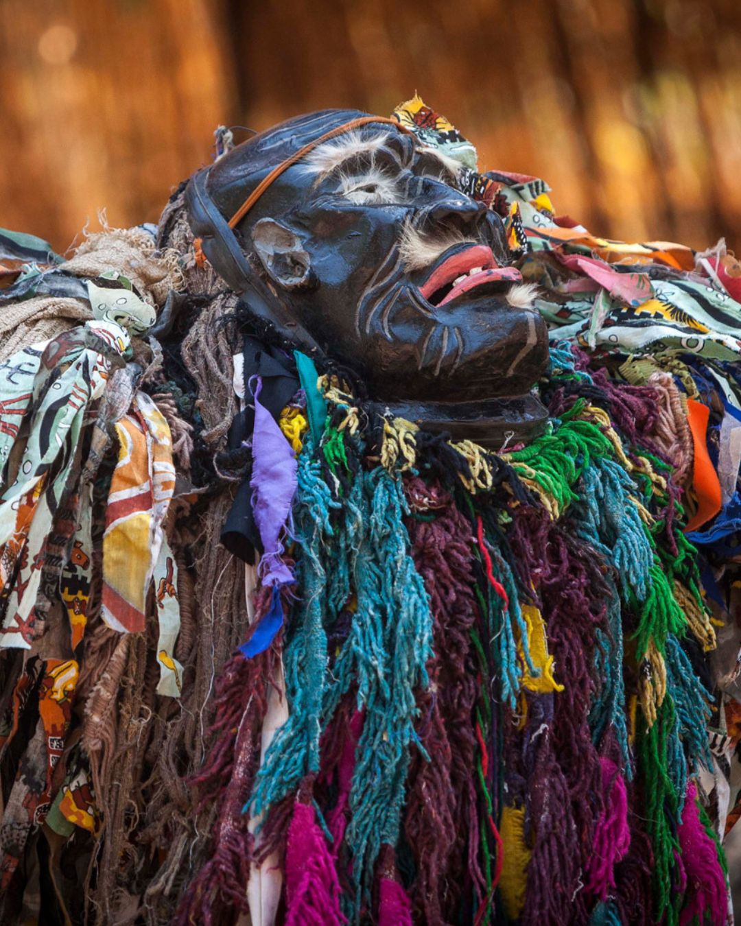 O Malawi é conhecido como o “coração quente de África”, não apenas pela sua localização geográfica, mas sobretudo pela calorosa hospitalidade do seu povo. Este destino, ainda pouco conhecido, guarda em si a essência de África: paisagens intocadas, tradições profundas, sabores autênticos e um património natural imperdível.