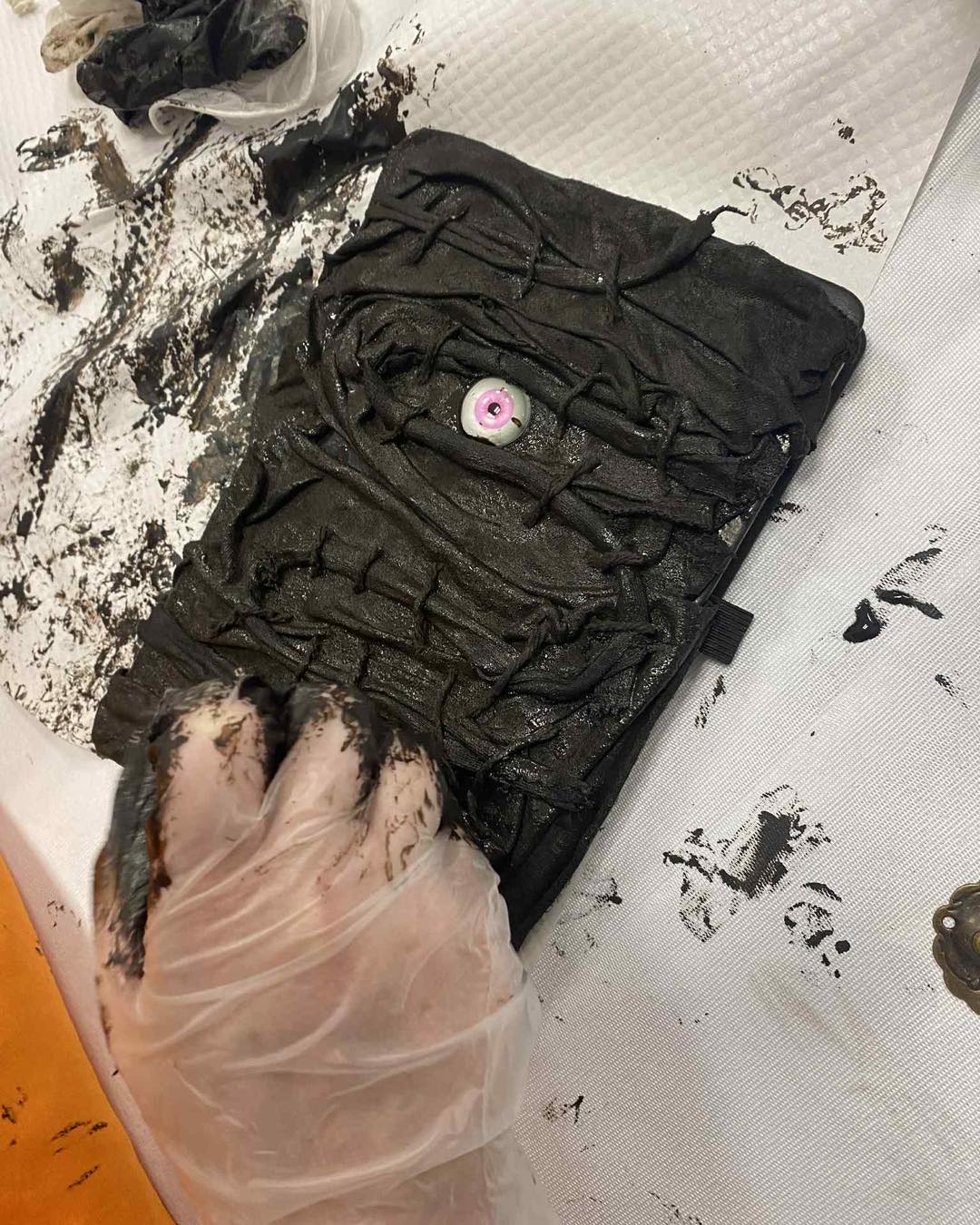 We had so much fun last night making quirky Halloween ducks and powertex spell books with The Artful Crafter -GB
And we are very lucky that she has a date free in November to come back for Christmas themed ducks 😊
Watch this space for the next quirky duck workshop 🧑🎄🎄