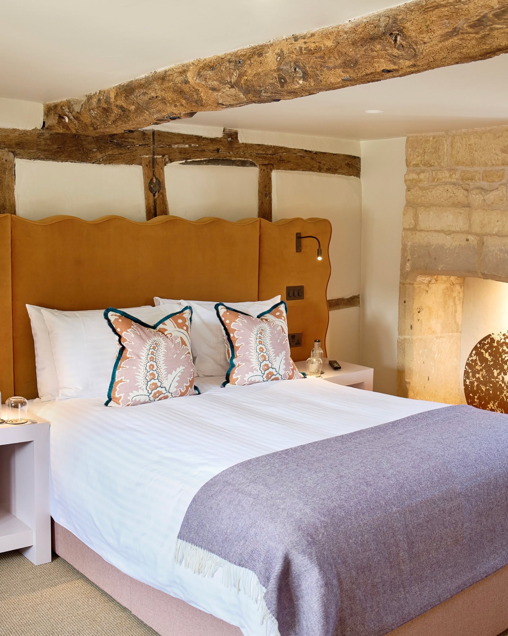Step into luxury and Cotswolds charm 🛏️✨ Each of our bedrooms is a retreat, perfectly blending contemporary elegance with timeless comfort 🌿💛
Don’t just admire... book your stay and experience it for yourself 🏨📝
#HouseOfGeorgeWDavies #StayAtHouseOfGeorgeWDavies #GeorgeWDavies #ModaBroadway