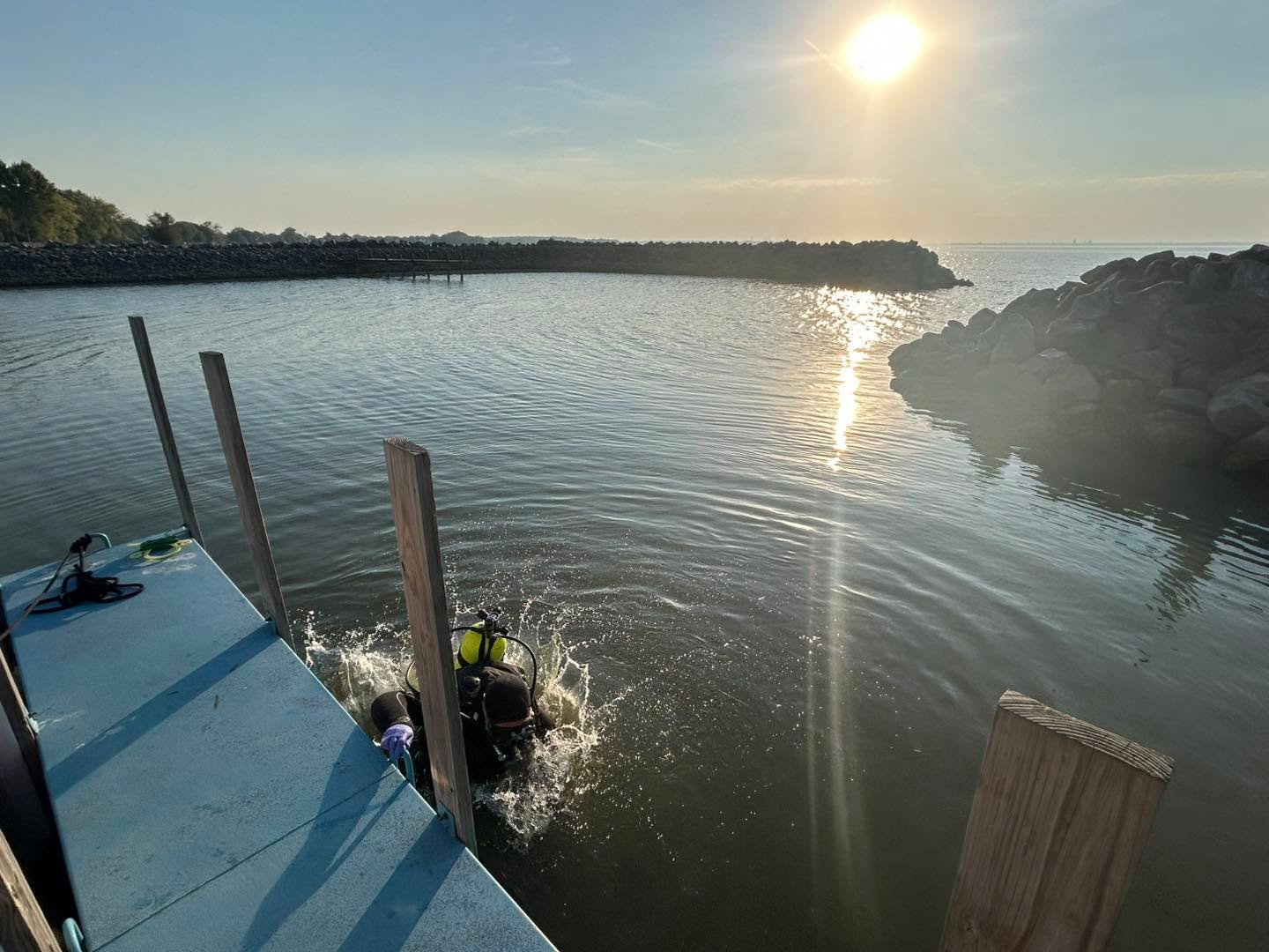 What a busy weekend! Lots of phones, keys, glasses, and tangled ropes. I am sad to say there was one ring I looked for and didn’t find. But, I am planning to try again later this week with a different metal detector. Loving this warm weather!
.
.
#recoverydiving #lakestclair #greatlakesstate #detroitriver #stclairshores #clintonriver #harrisontownship #boattown #algonac #stclair #metrobeach #michigansummer #michiganboating #puremichigan #michiganmarinas #metaldetector #safeharbormarinas #metaldetecting #Underwatermetaldetecting