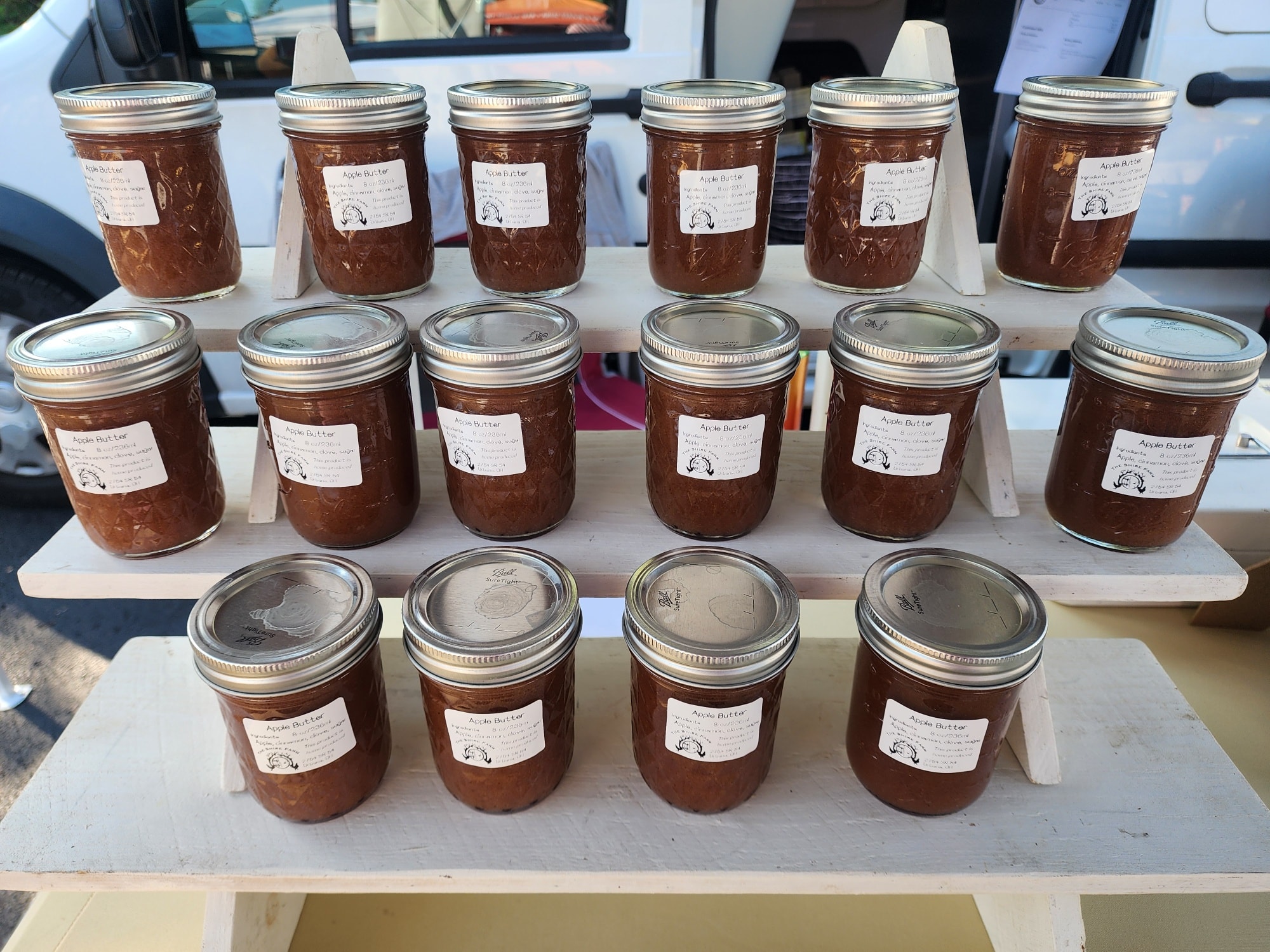 Apple butter is back baby!!!!
Thank you to @stevensorchard in Springfield for growing such awesome apples!!! #Stevensorchard
#applebutter #itsfallyall #oakwoodfarmersmarket #knowwhereyourfoodcomesfrom #growninohio