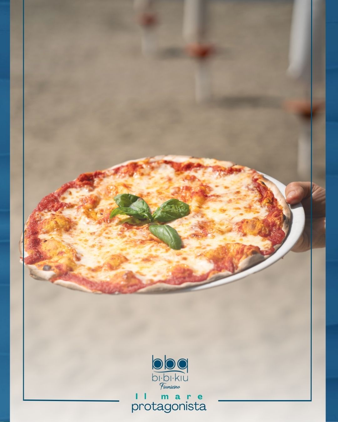 Impasto leggero, lievitazione lunga, ingredienti selezionati.
La nostra pizza nasce per essere gustata davanti al mare โ semplice, ben fatta, senza compromessi.
A pranzo o a cena, in veranda
Prenota ora ๐ 066520318
๐ฝ๏ธ Cucina no-stop 12:00 โ 22:30๐
๐ BBQ FIUMICINO โ IL MARE PROTAGONISTA
๐ Lungomare della Salute 70, Fiumicino (RM)